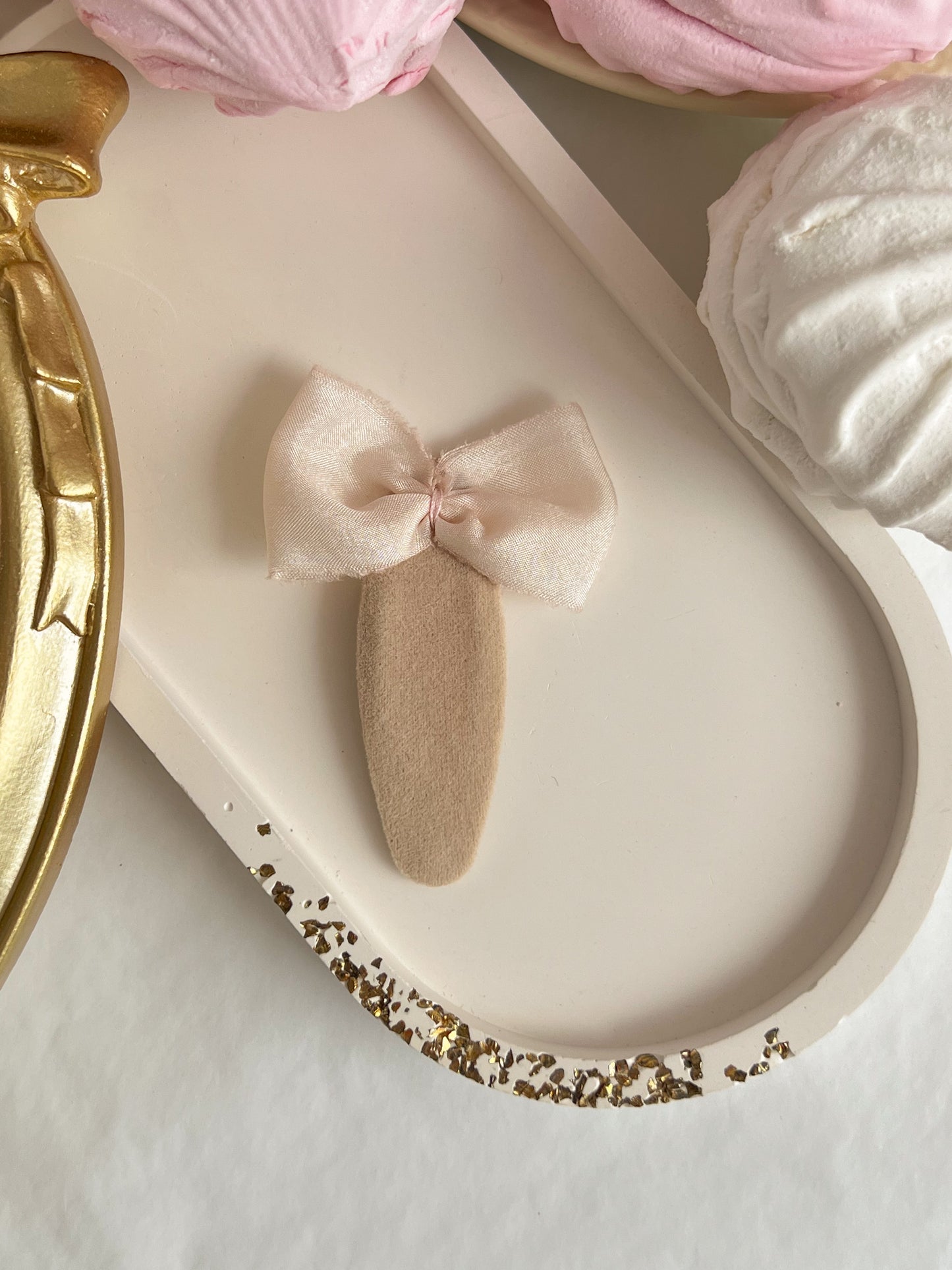 Clame „Silk Bow” — bej