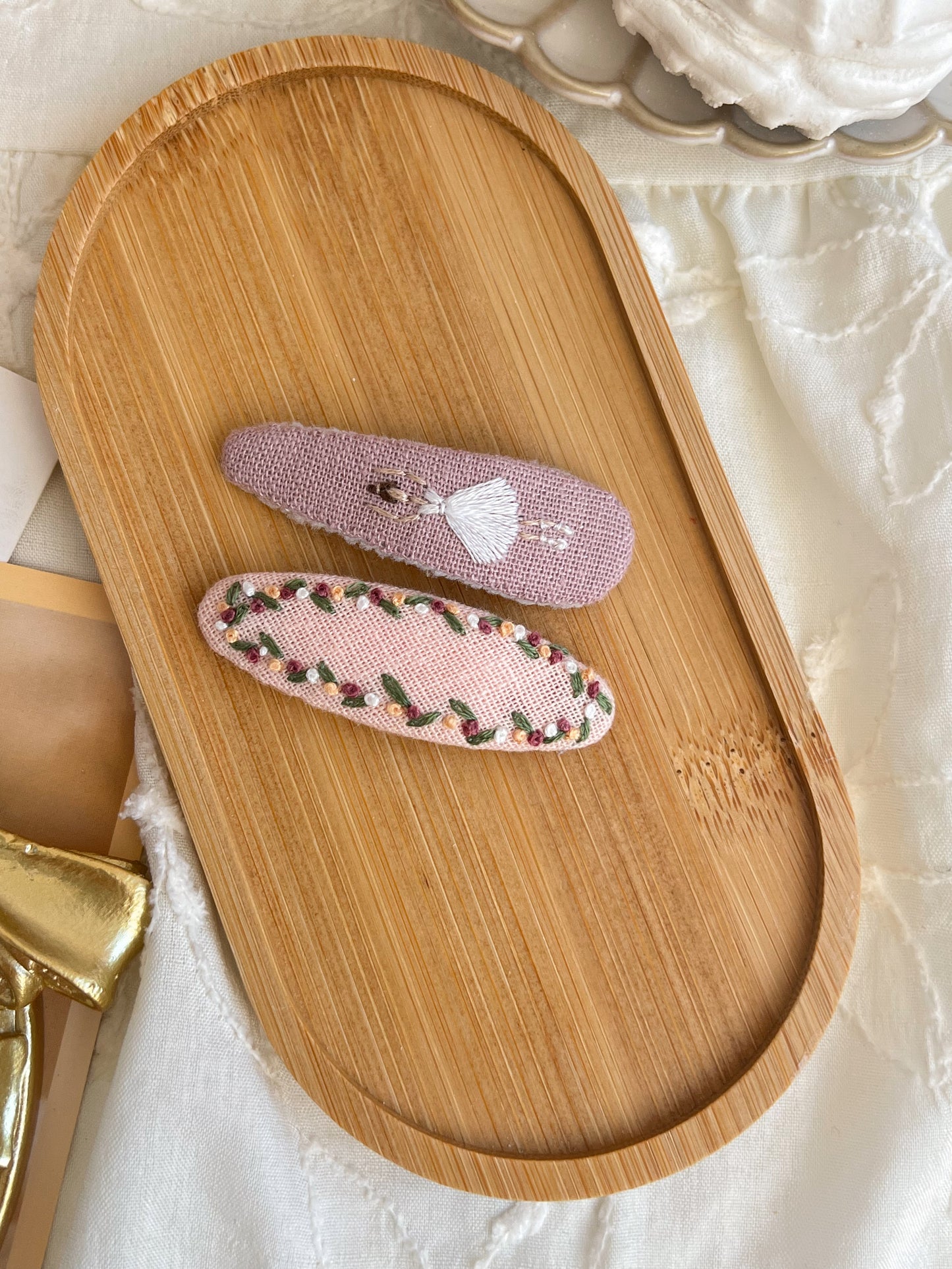 Agrafe Brodate — Blush Garden