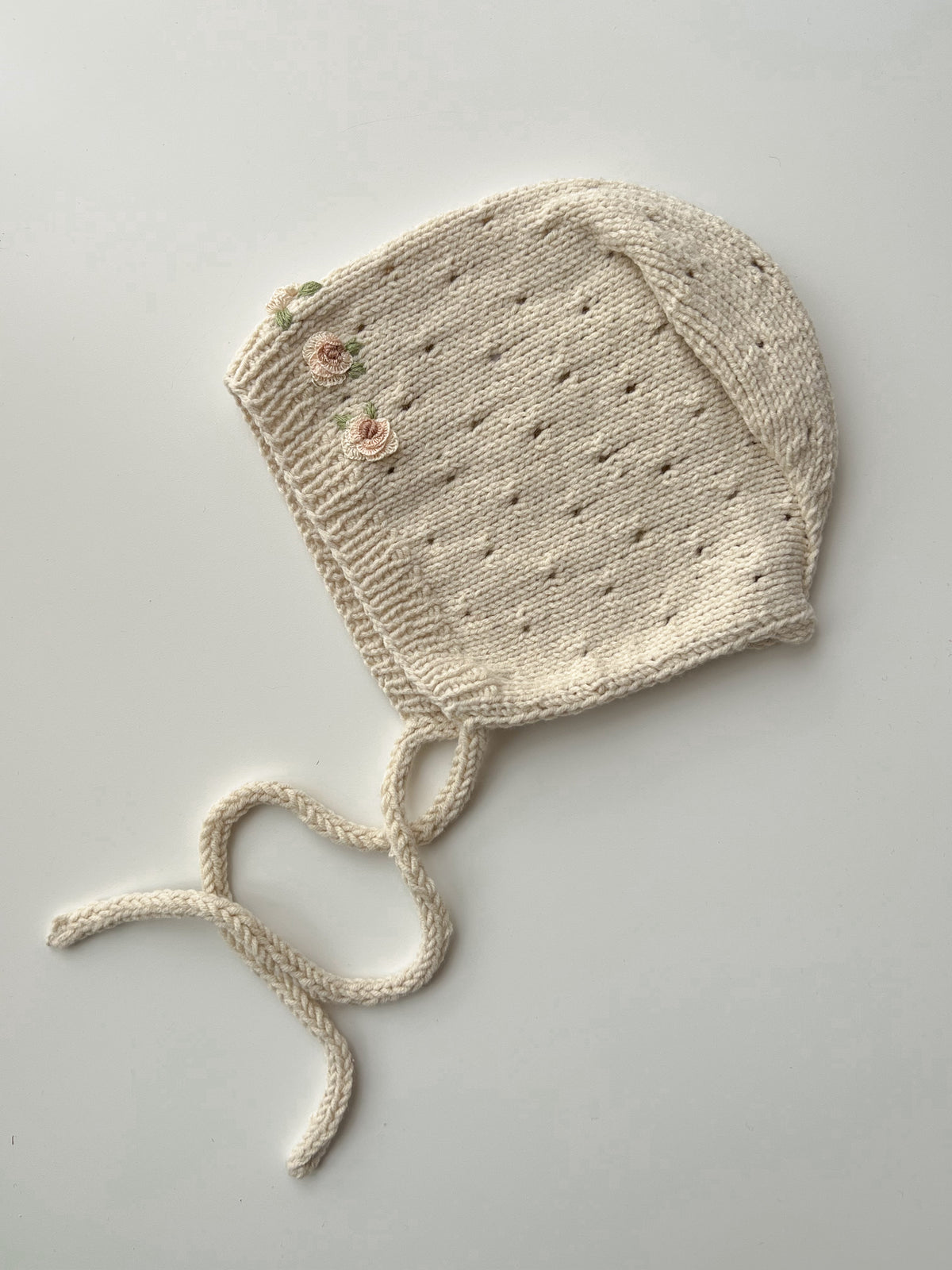 Căciuliță cu broderie manuală