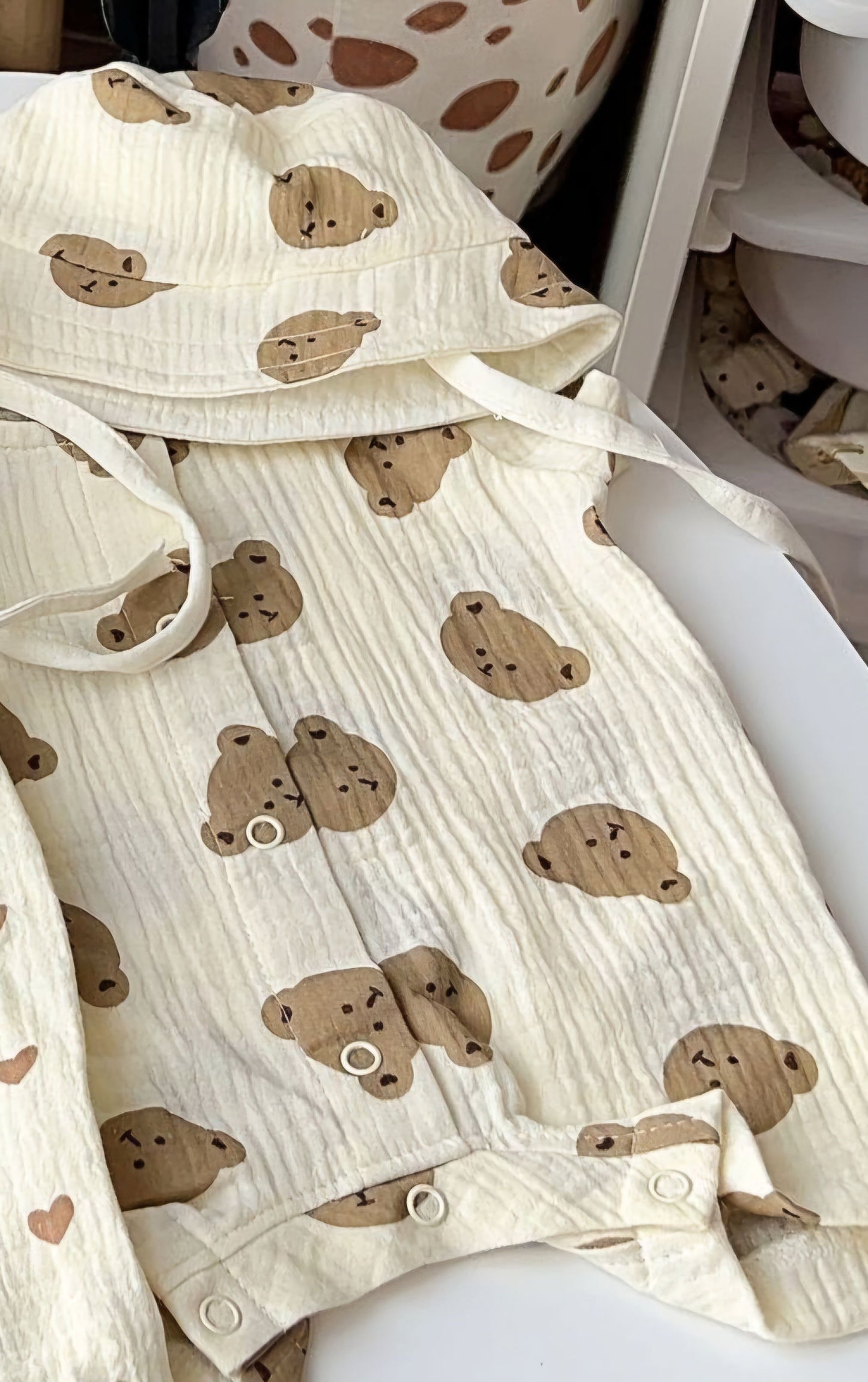 Set body cu pălărie – Teddy & Hearts