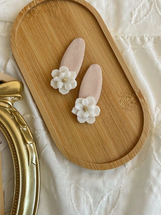 Agrafe 🤍 Flower White Felt