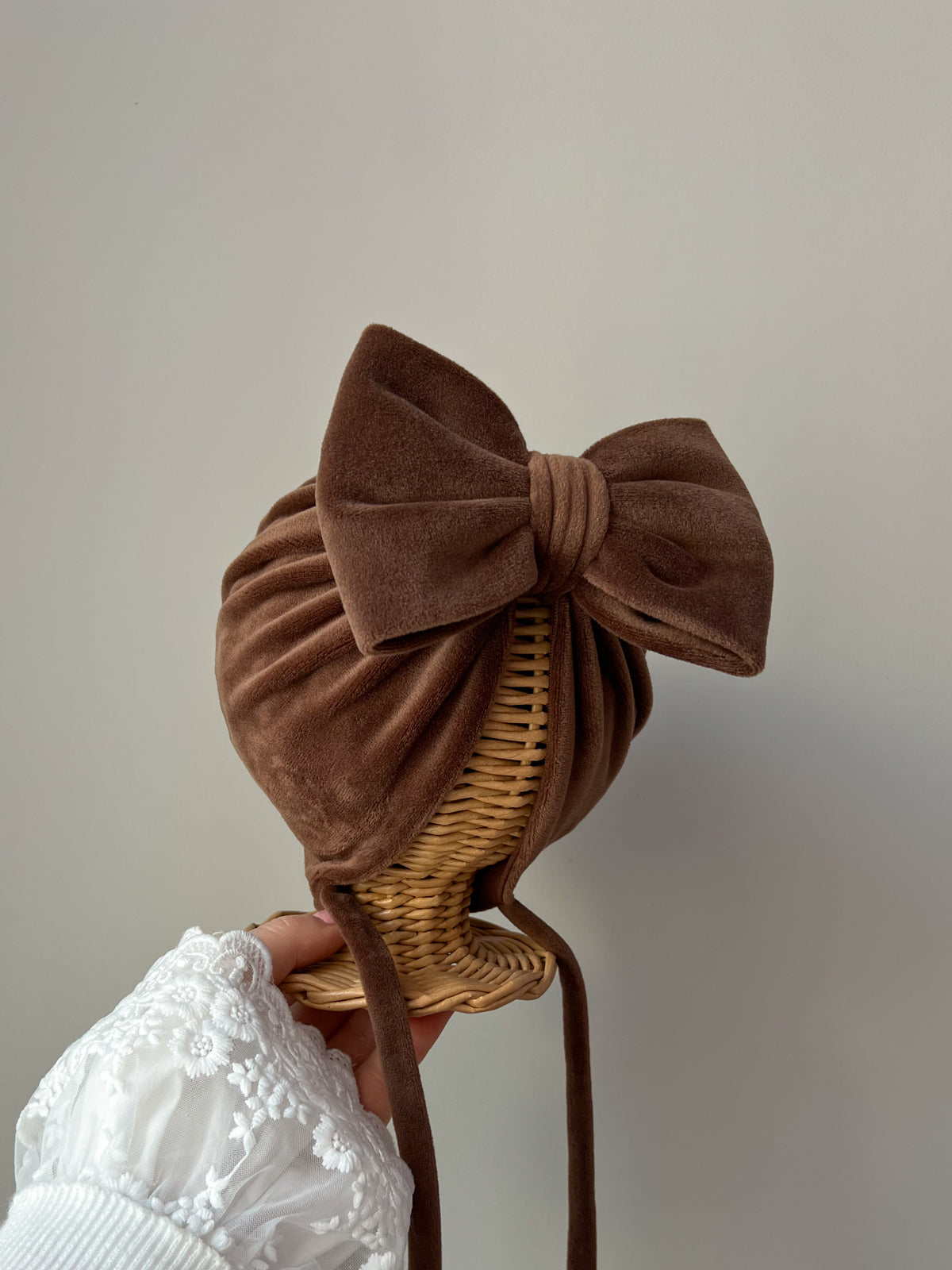 Turban din velur cu fundiță