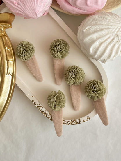 Clame „PomPom Velvet” — verde sage