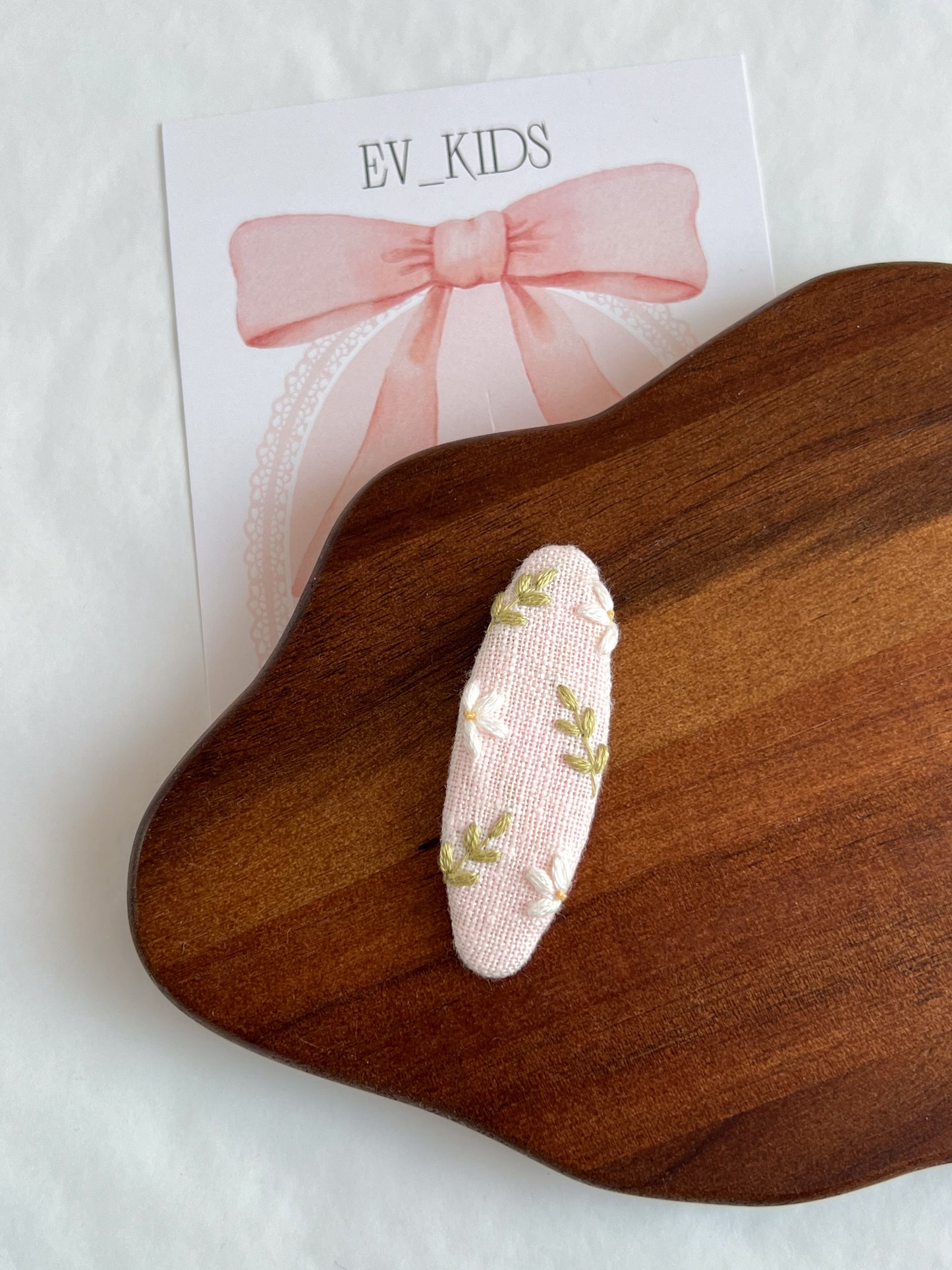 Clame „Petal” - broderii florale fine
