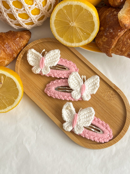 Agrafe Croșetate Butterfly – Alb & Roz