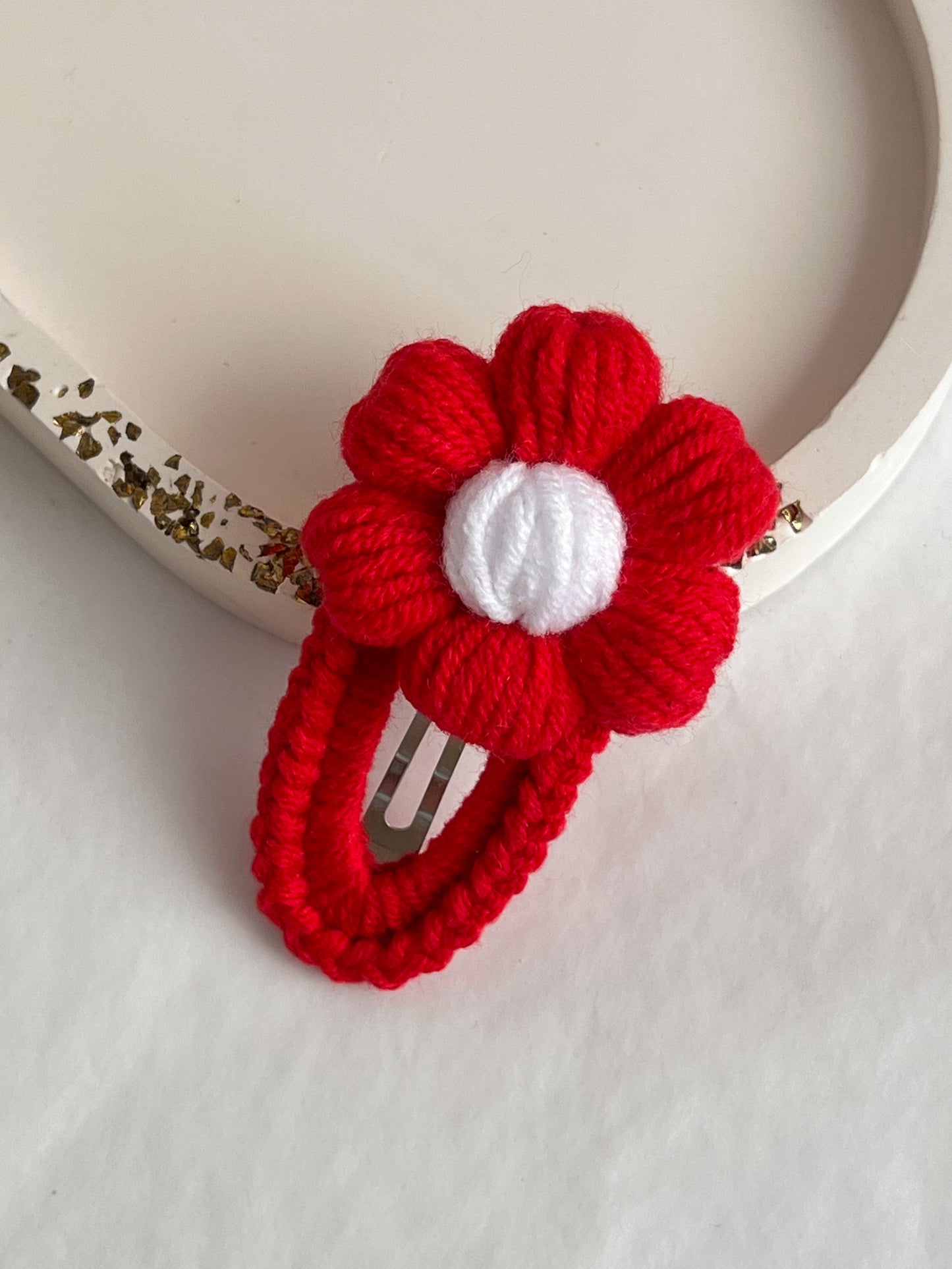 Agrafă „Poppy” — croșetată