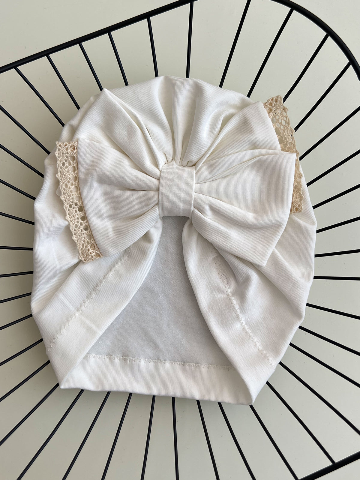 Turban cu fundiță și dantelă