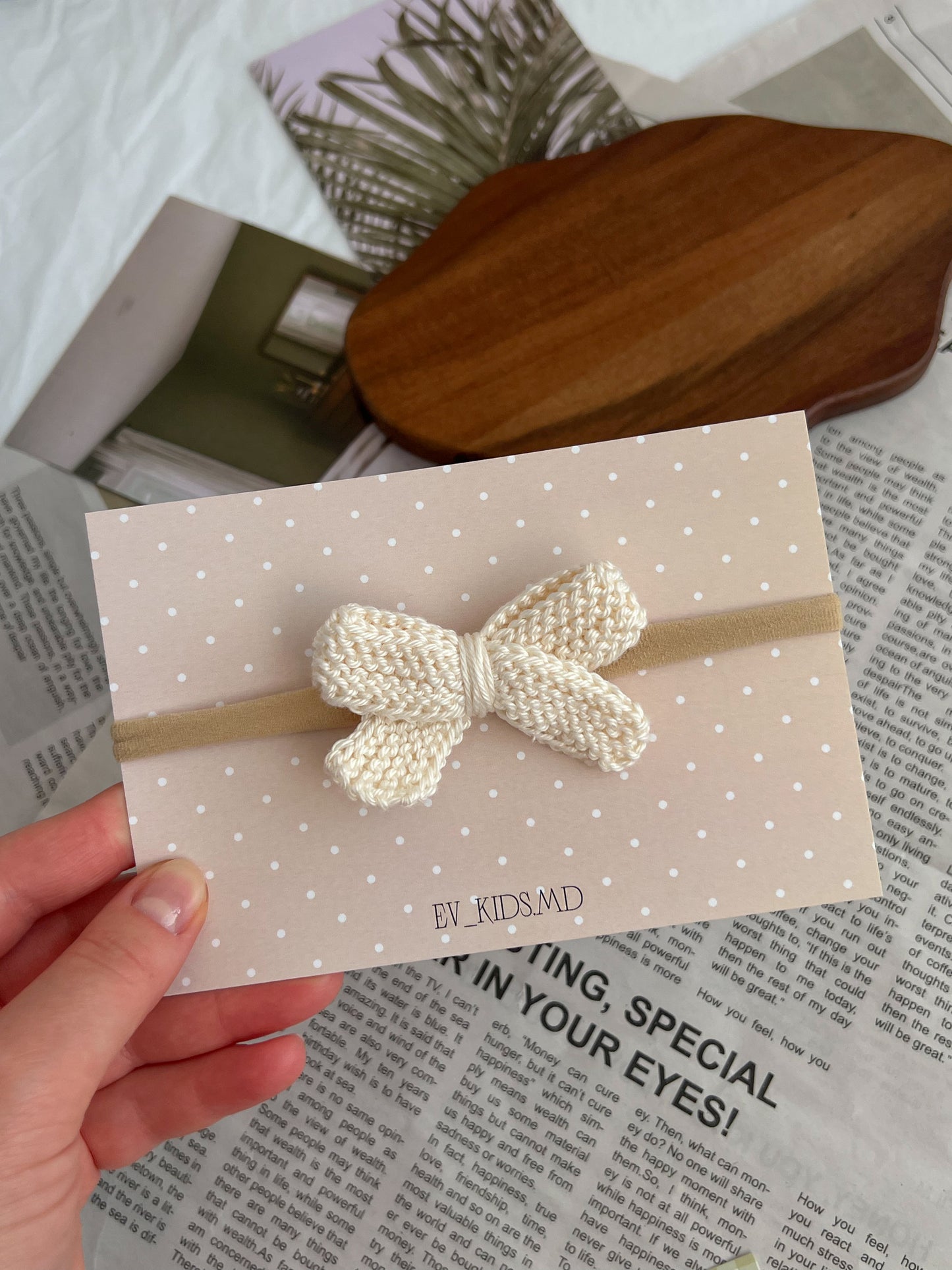 Bentiță pe elastic „Bow Croșetat” – Ivory