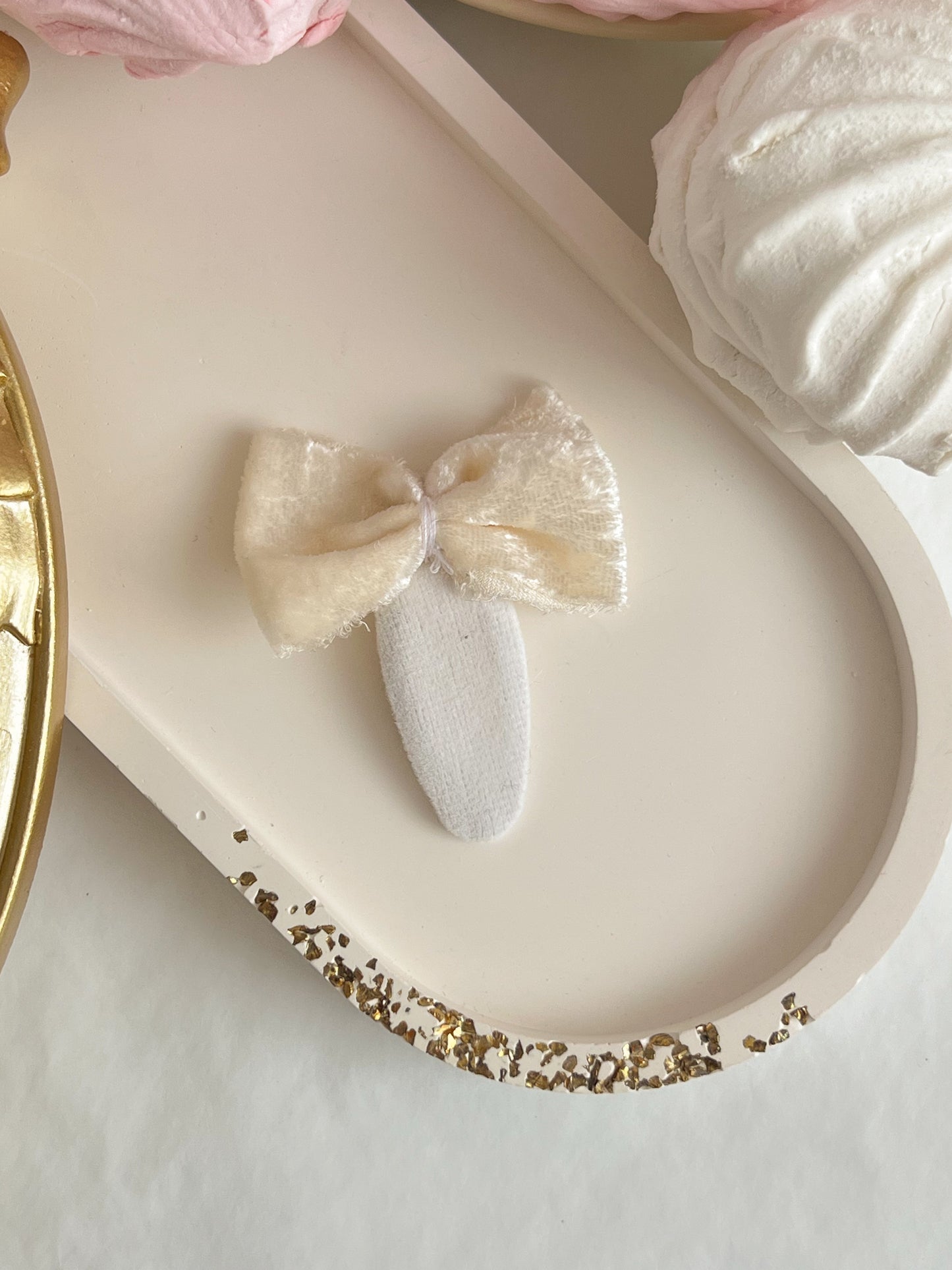 Clame „Velvet Bow”