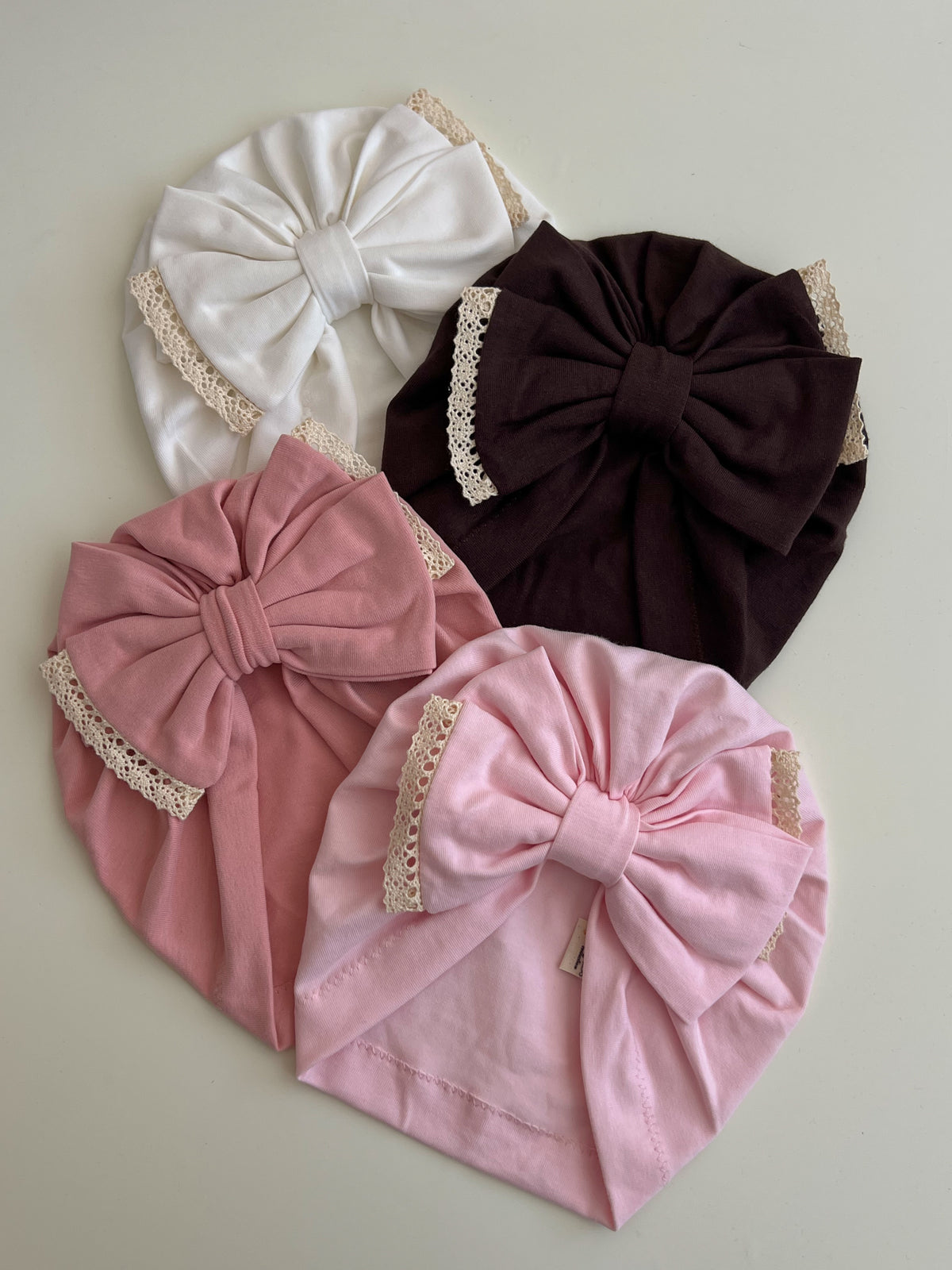 Turban cu fundiță și dantelă