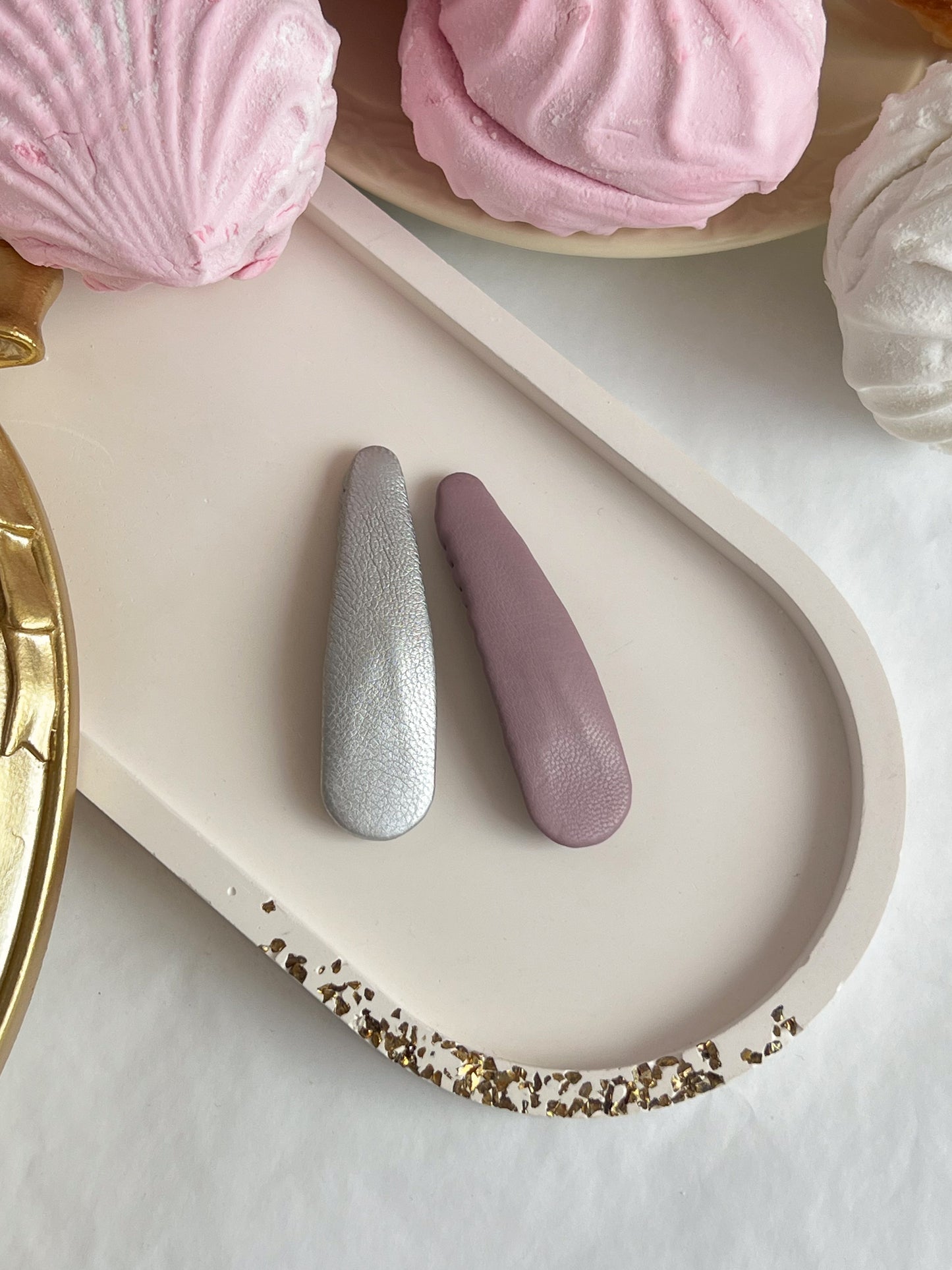 Pearl & Mauve — Agrafe Lungi