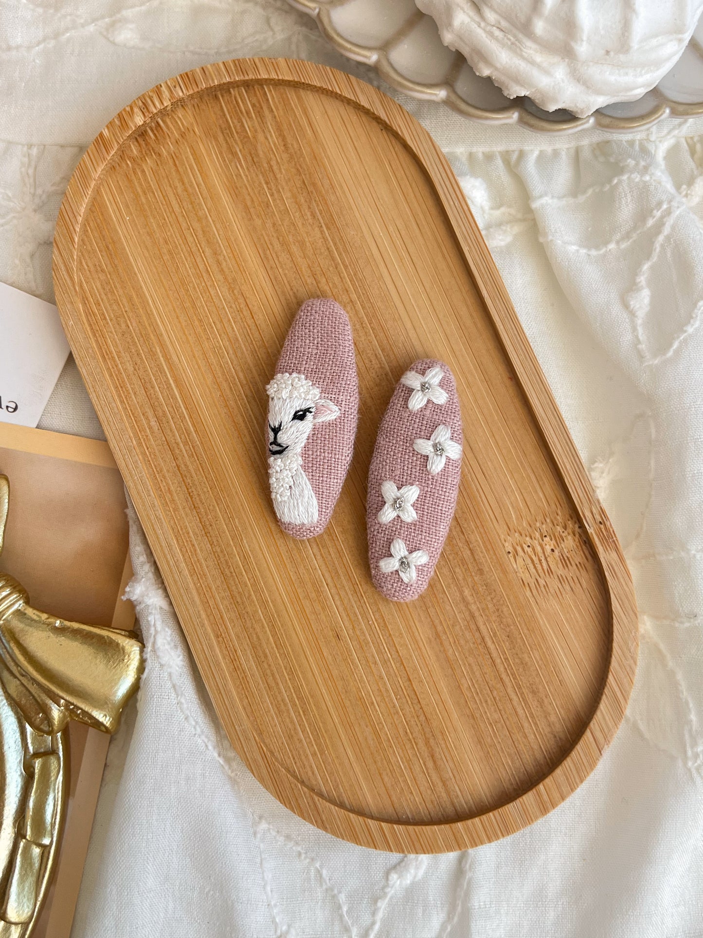 Agrafe Brodate — Blush Garden