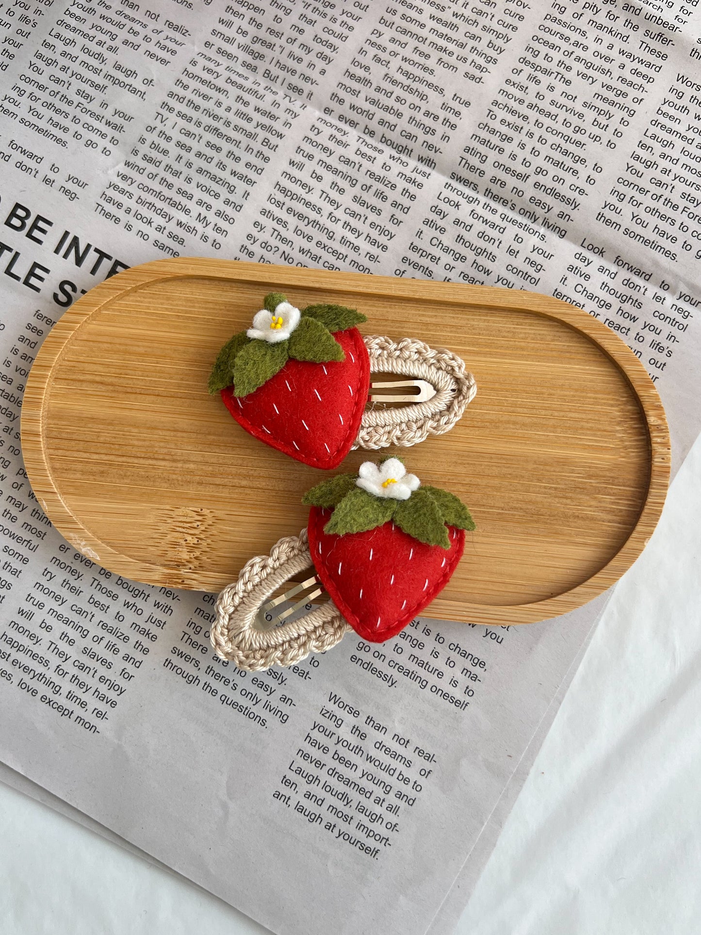 Agrafe Croșetate — Strawberry