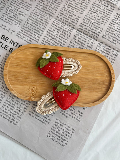 Agrafe Croșetate — Strawberry