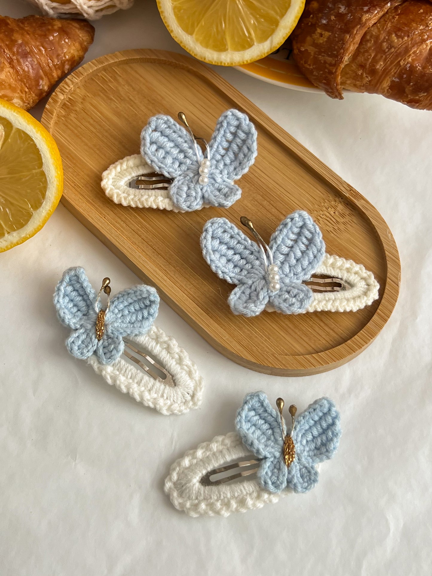 Agrafe Croșetate Butterfly – Bleu Pal & Alb