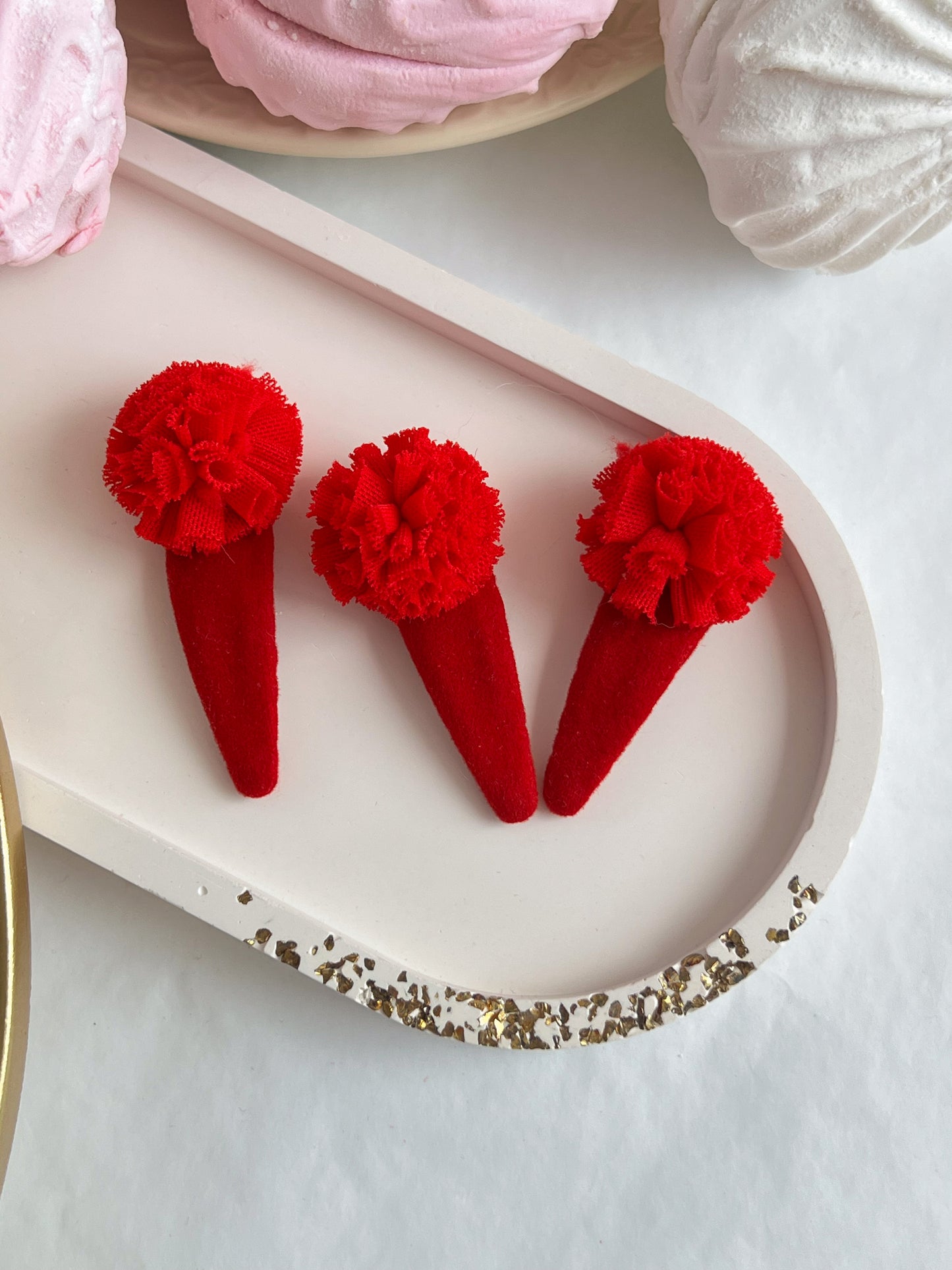 Clame „PomPom Velvet” — roșu