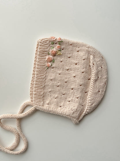 Căciuliță cu broderie manuală