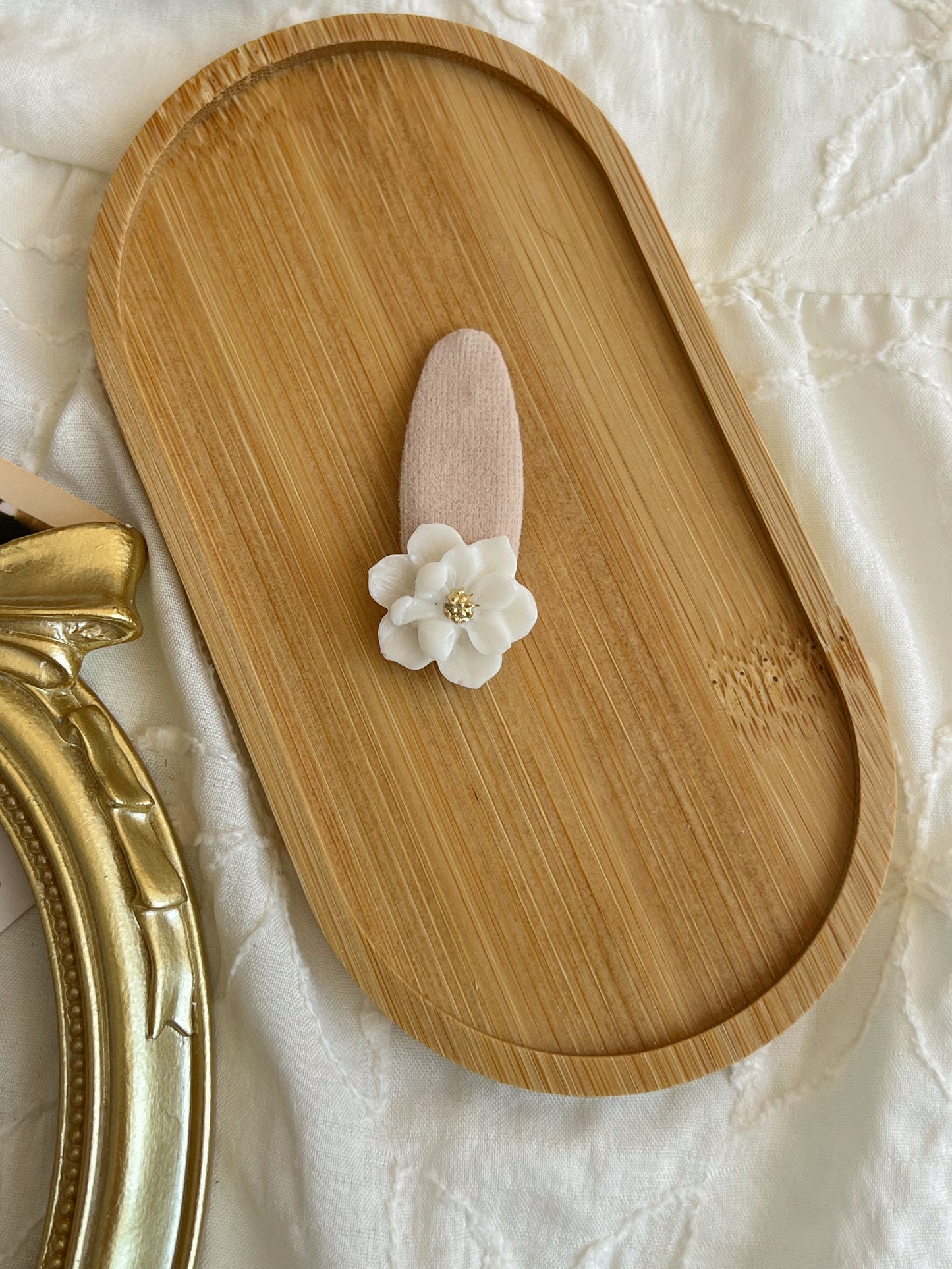 Agrafe 🤍 Flower White Felt