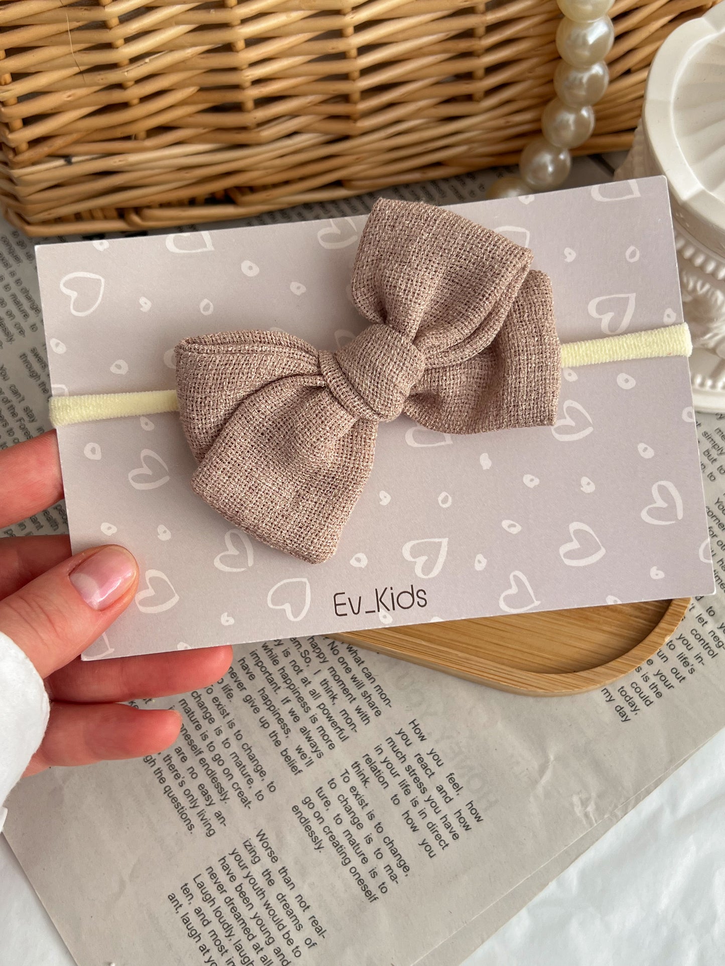 Bentiță pe elastic