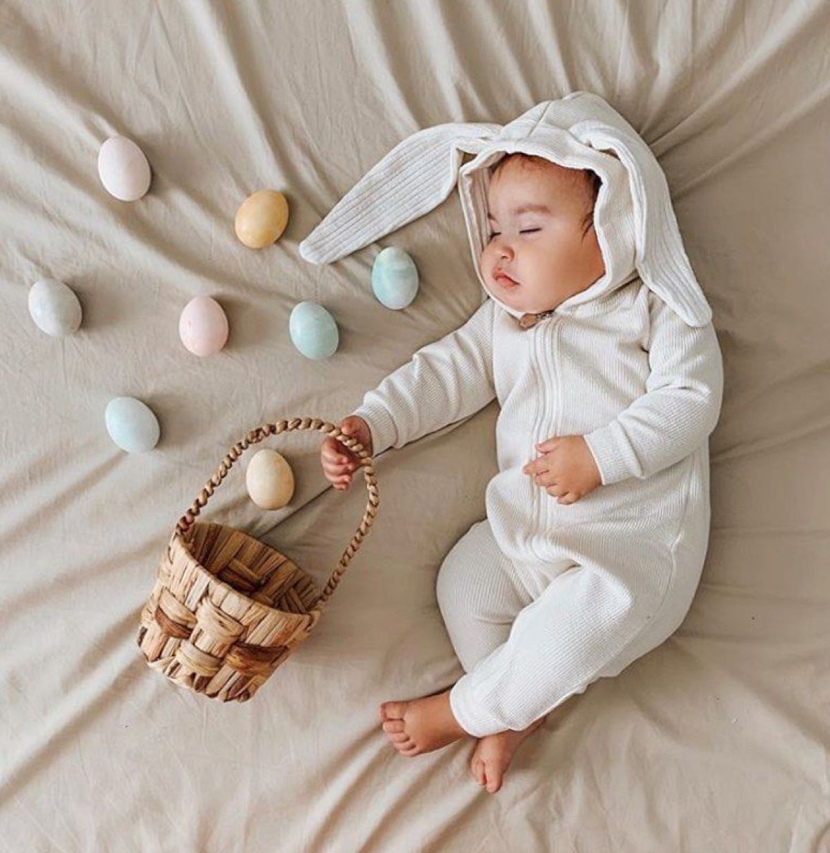 Salopeta pudra - Bunny din bumbac 95% pentru bebelusi