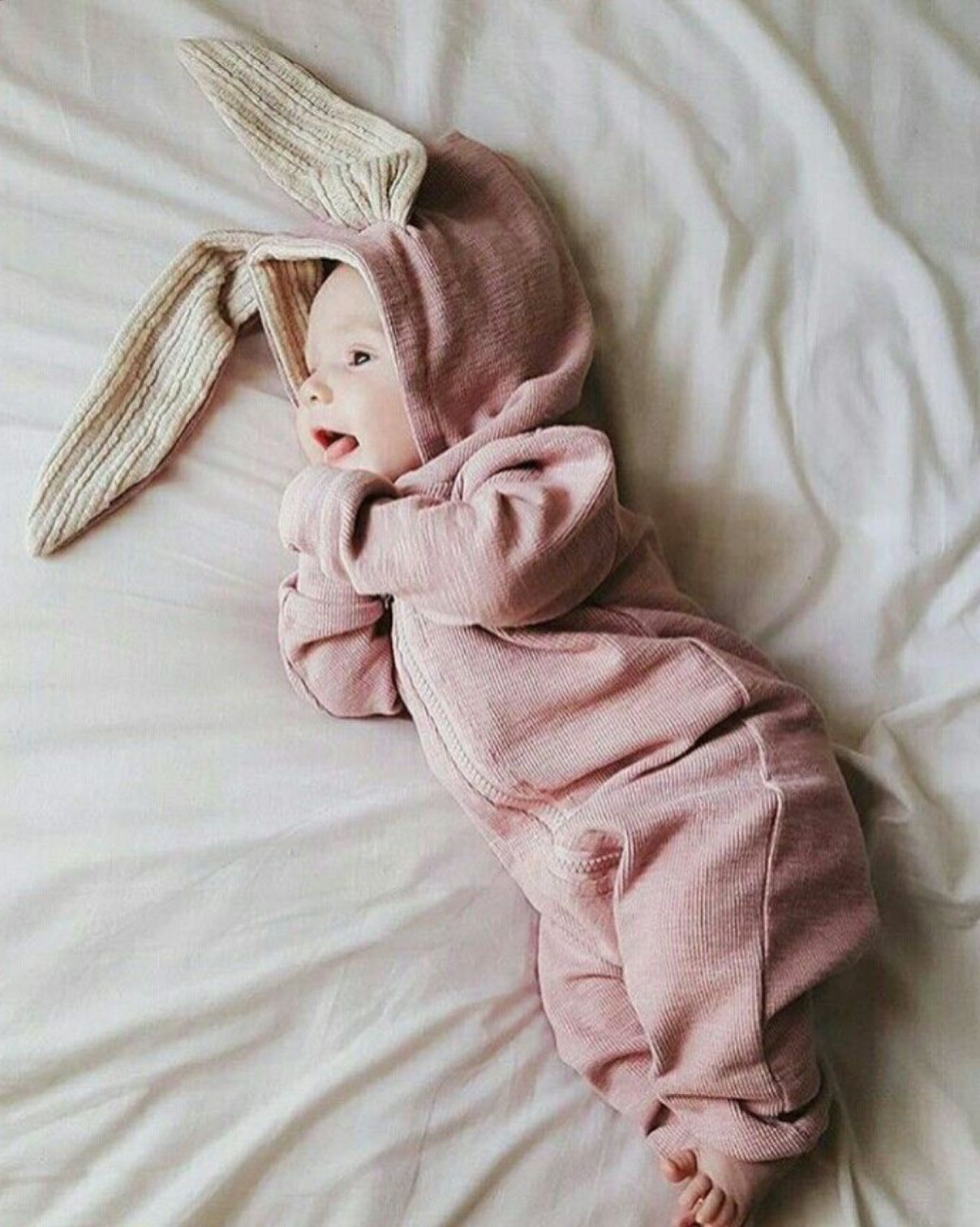 Salopeta pudra - Bunny din bumbac 95% pentru bebelusi