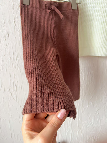 Pantalonii evazati maro 6-9 luni