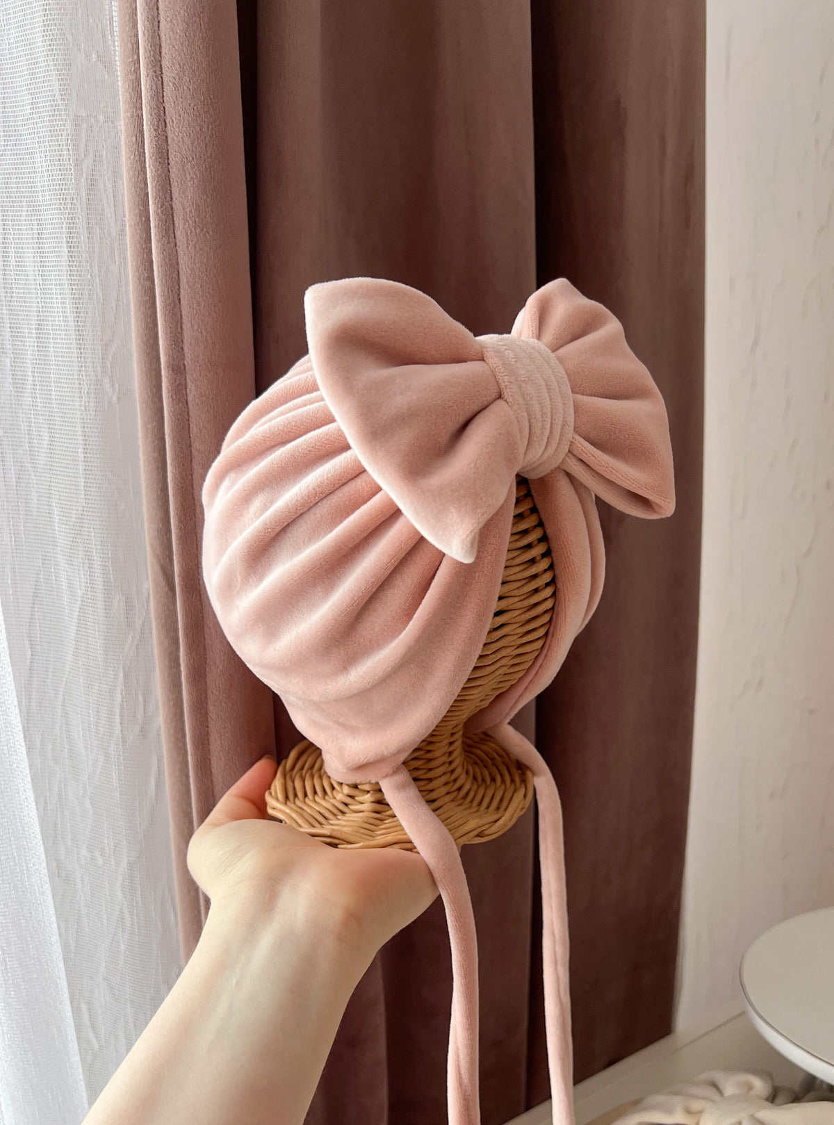 Turban din velur cu fundiță