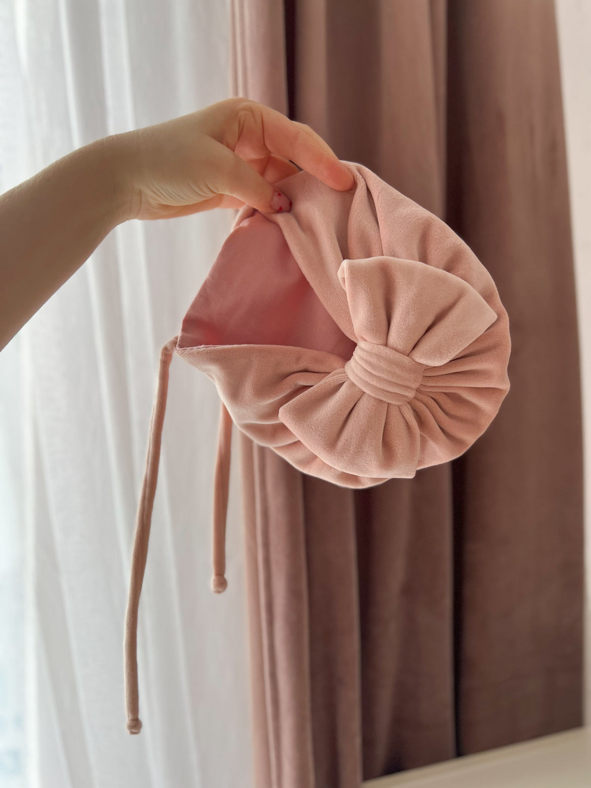 Turban din velur cu fundiță