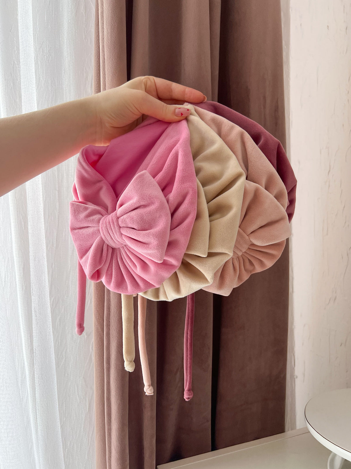 Turban din velur cu fundiță