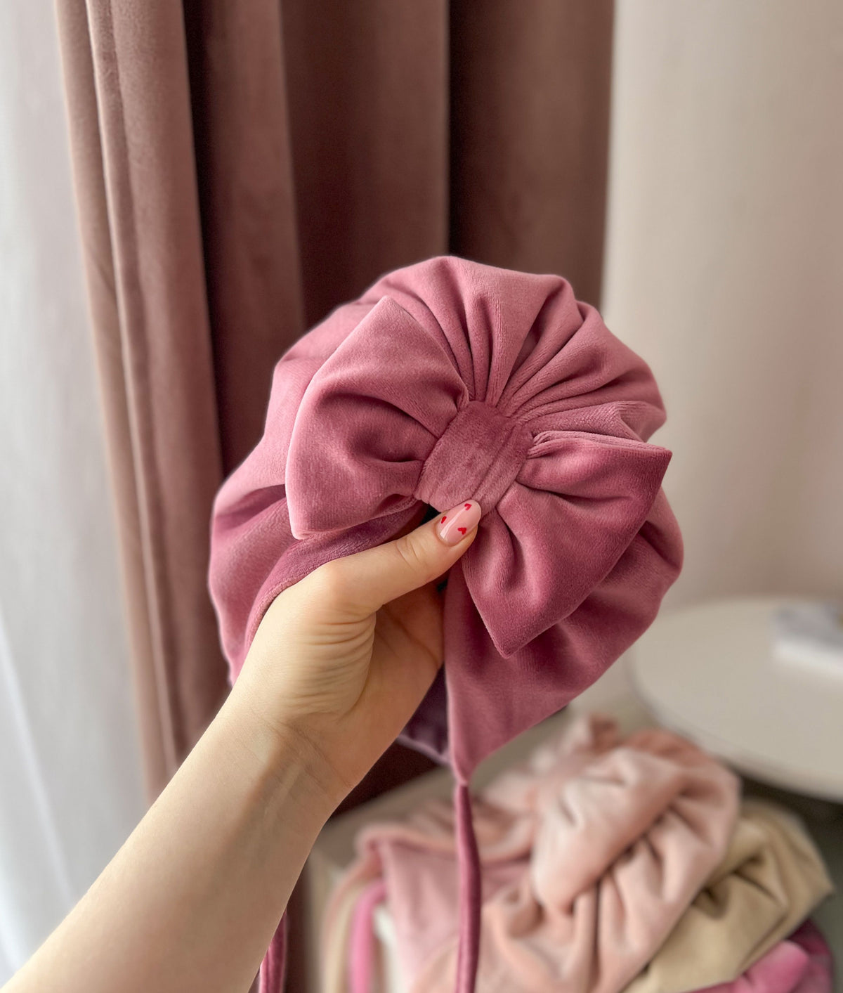 Turban din velur cu fundiță