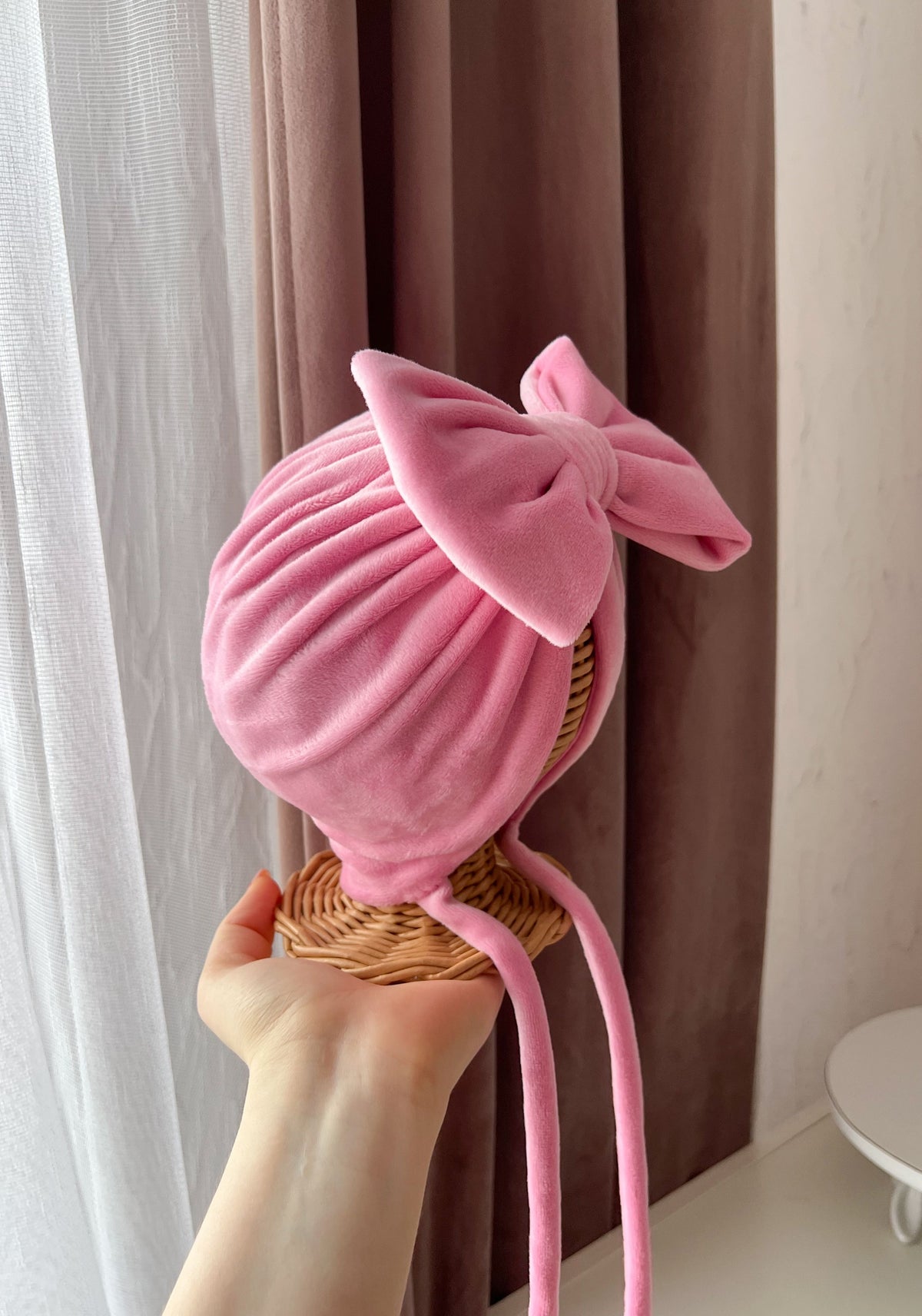 Turban din velur cu fundiță
