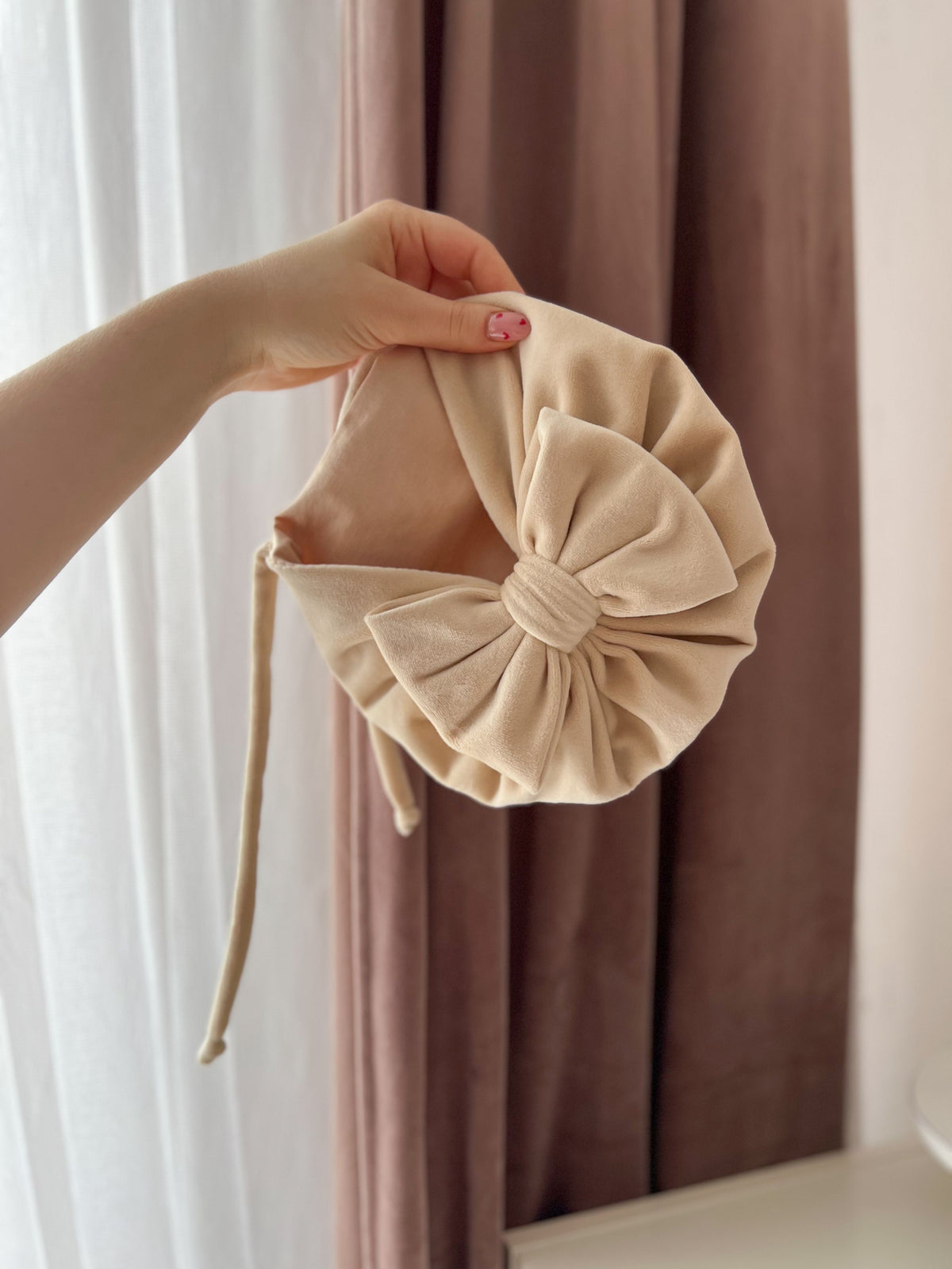 Turban din velur cu fundiță