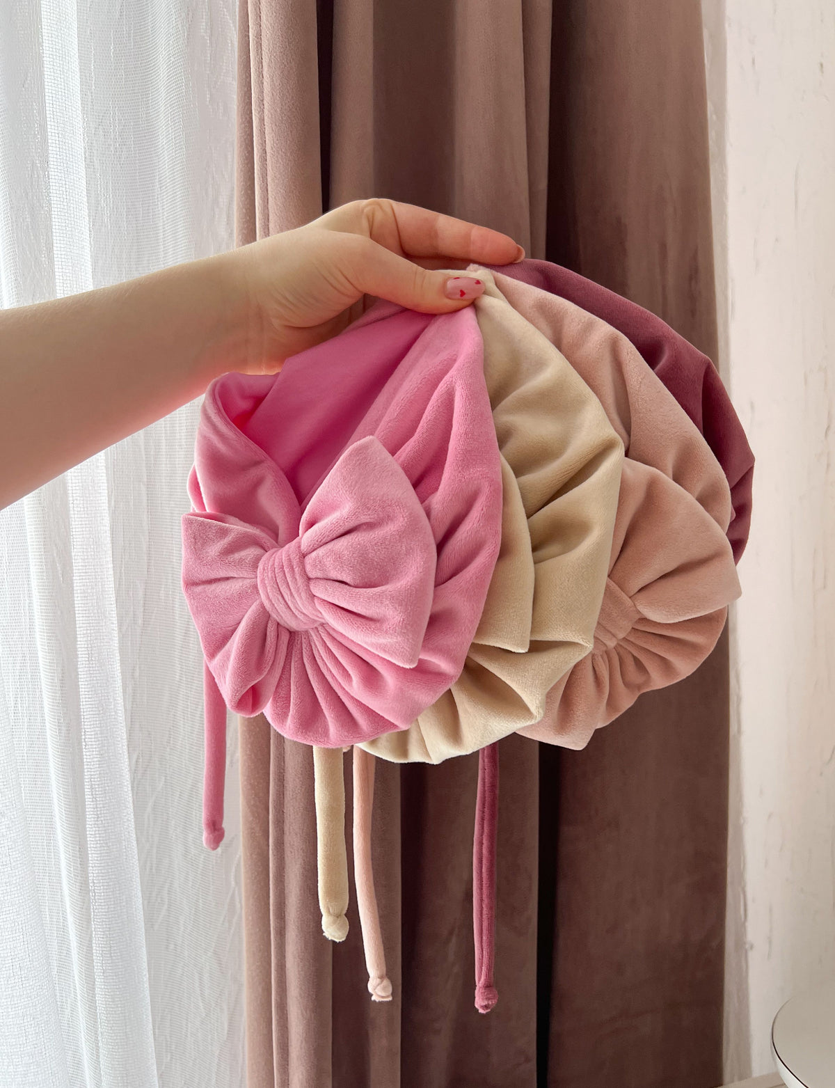 Turban din velur cu fundiță