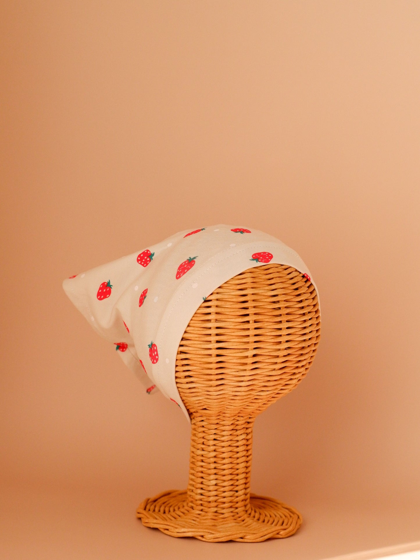 Batistă în colț – Strawberry Cream