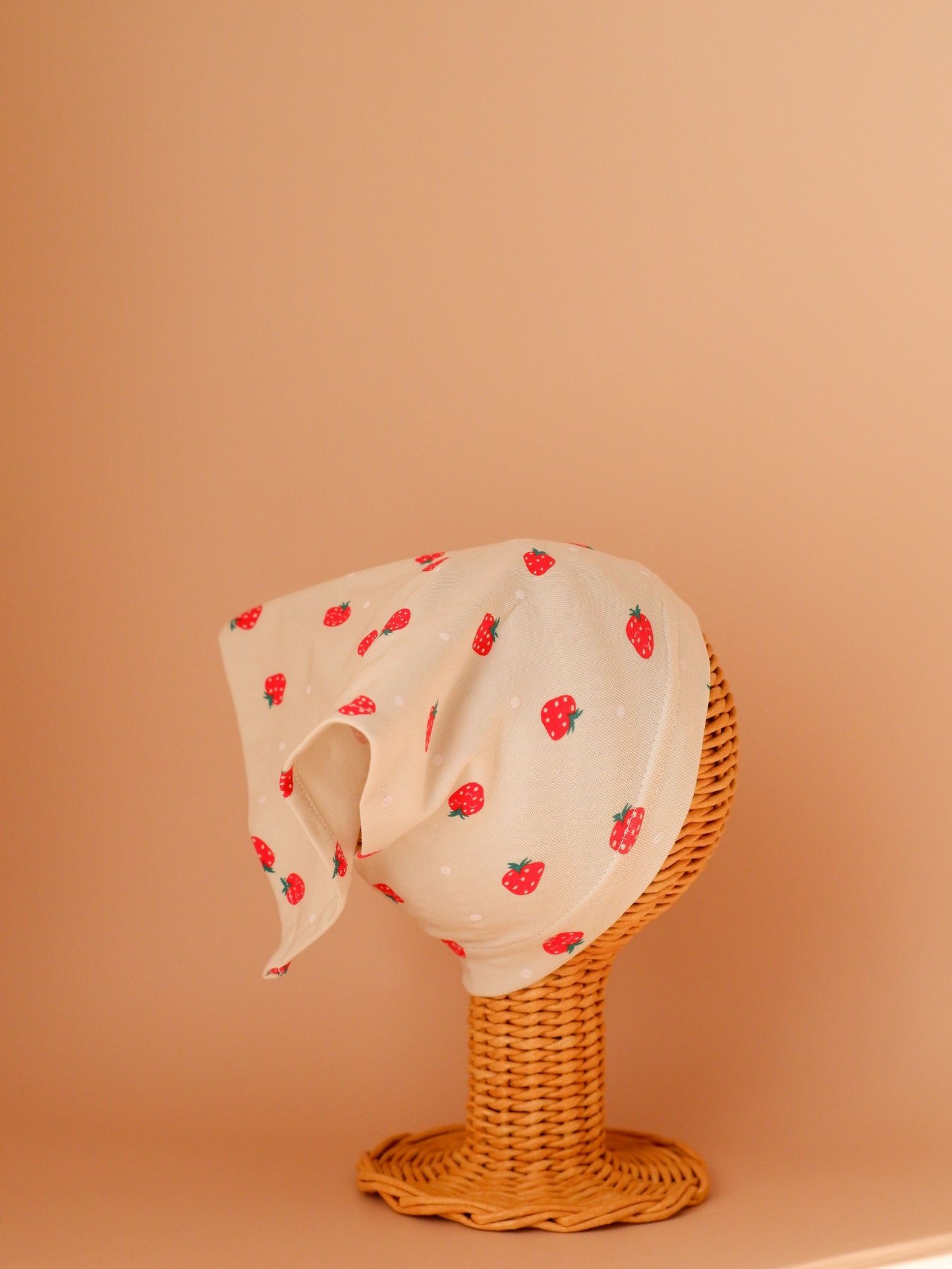Batistă în colț – Strawberry Cream