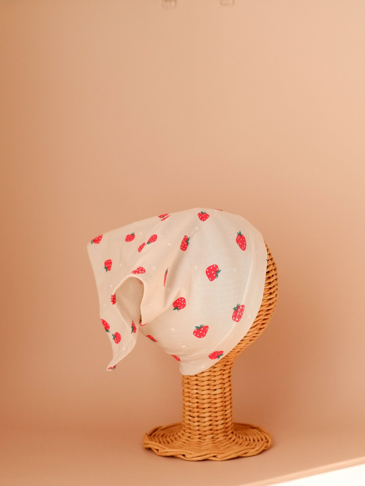 Batistă în colț – Strawberry Cream