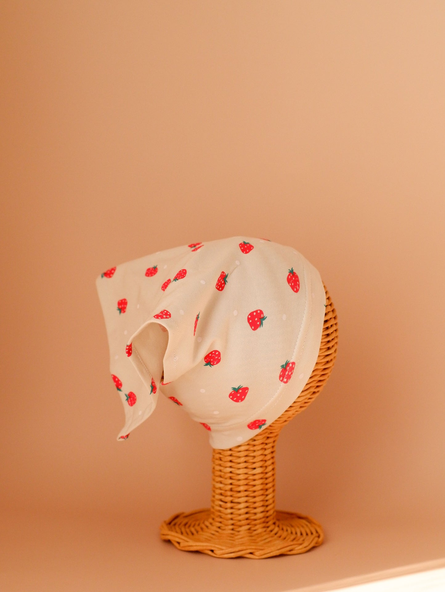 Batistă în colț – Strawberry Cream
