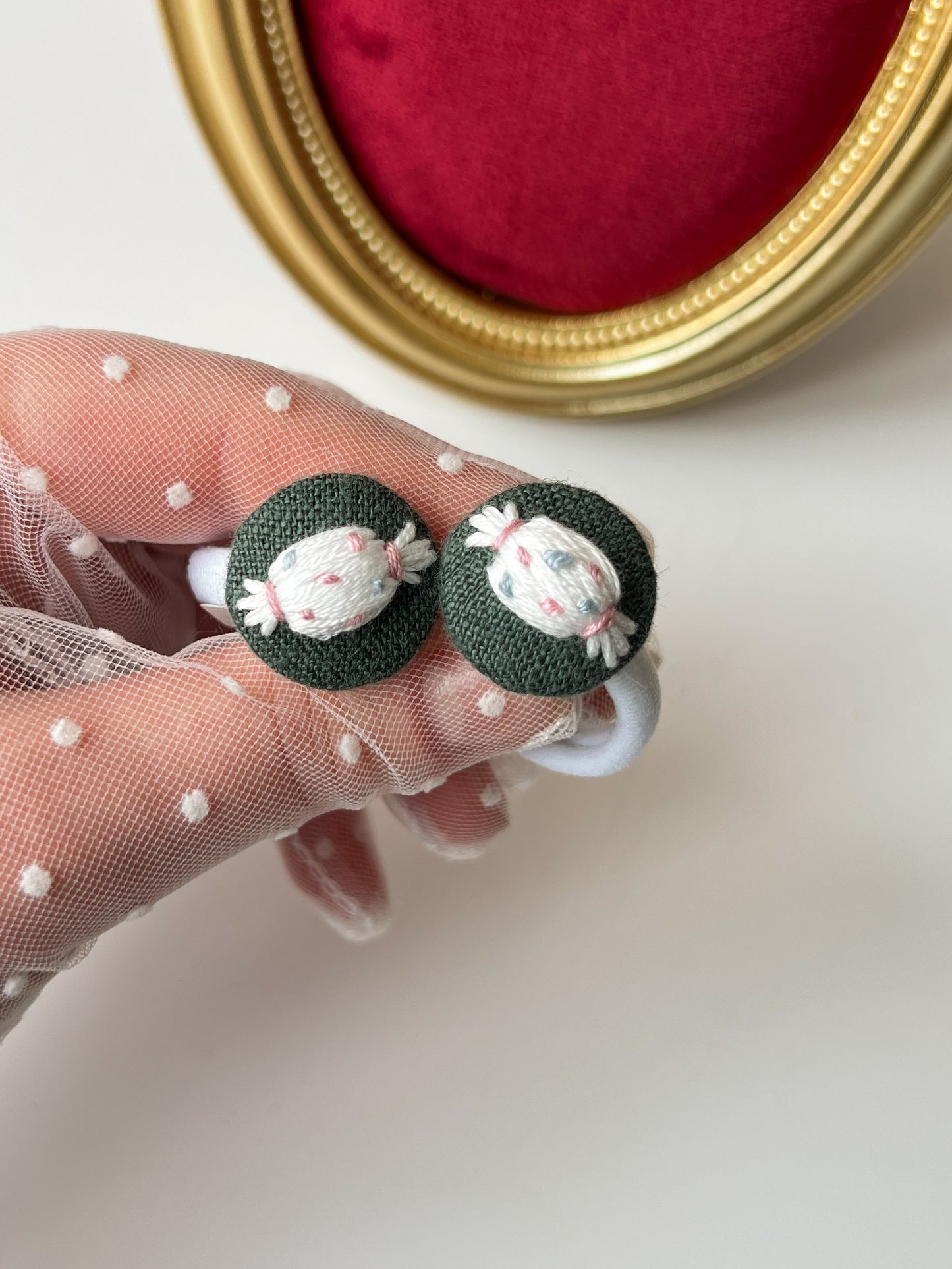 Candy — Elastice cu broderie manuală