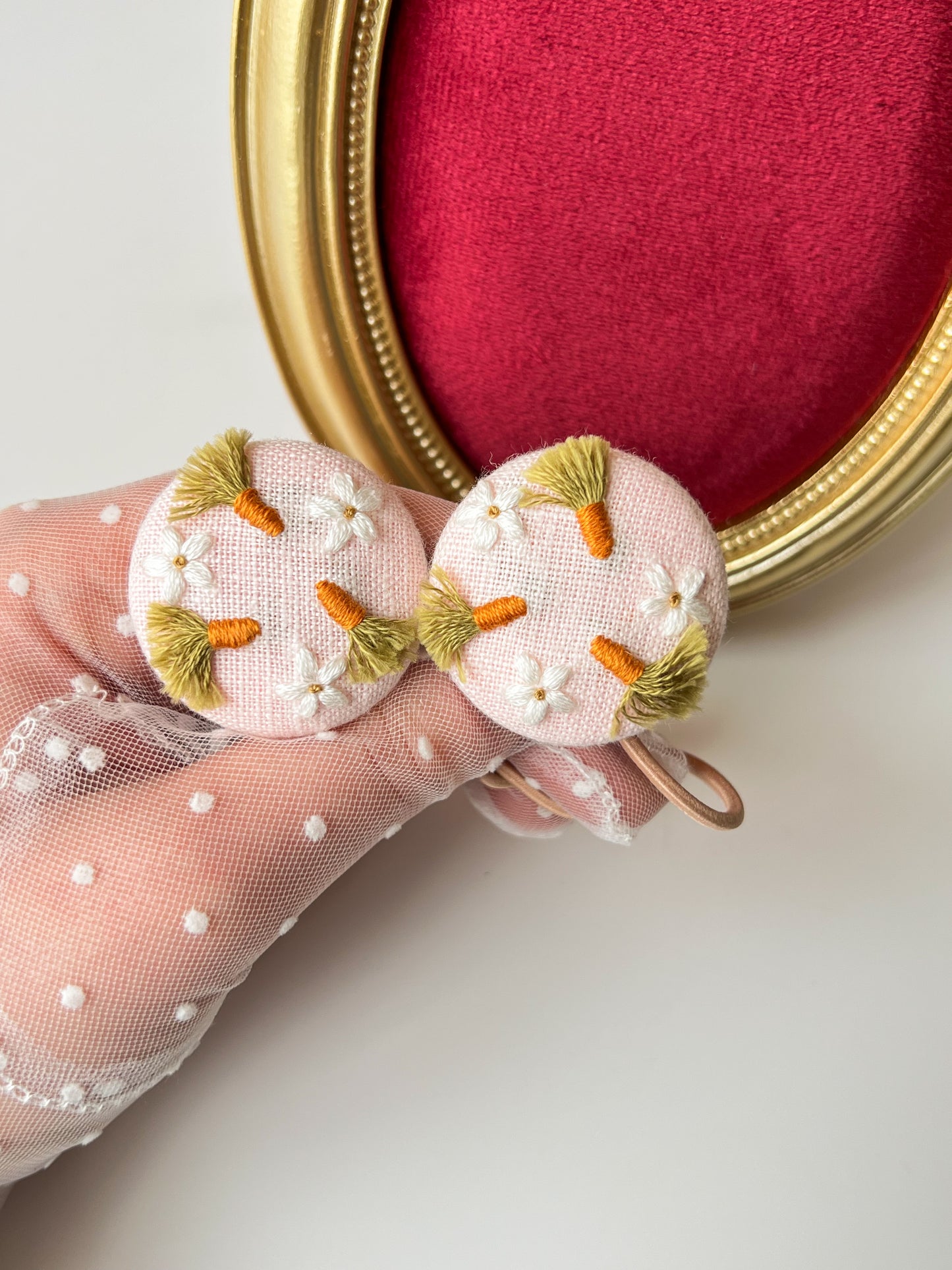 Little Carrot — Elastice cu broderie manuală