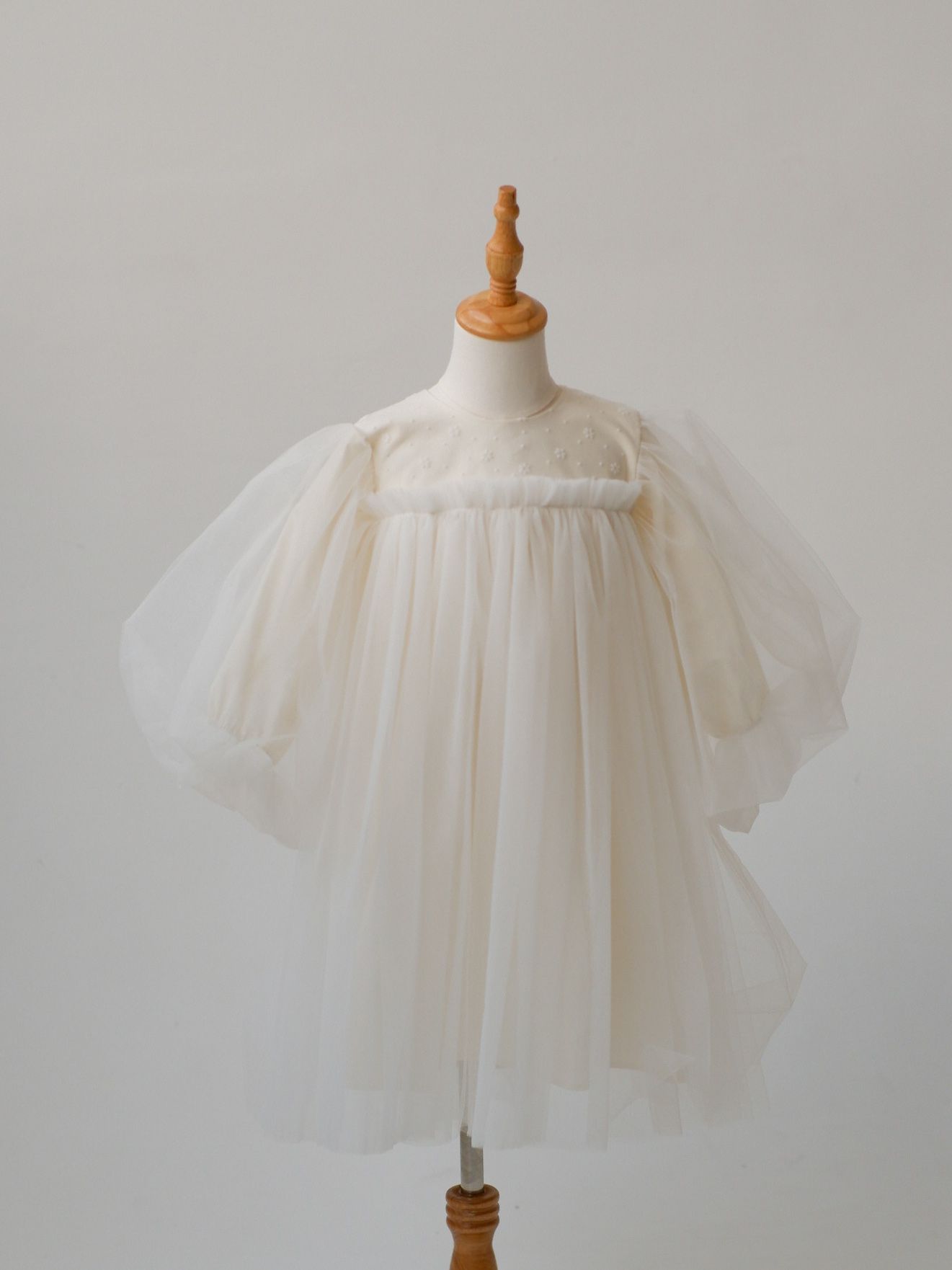 Rochița Amely – Ivory