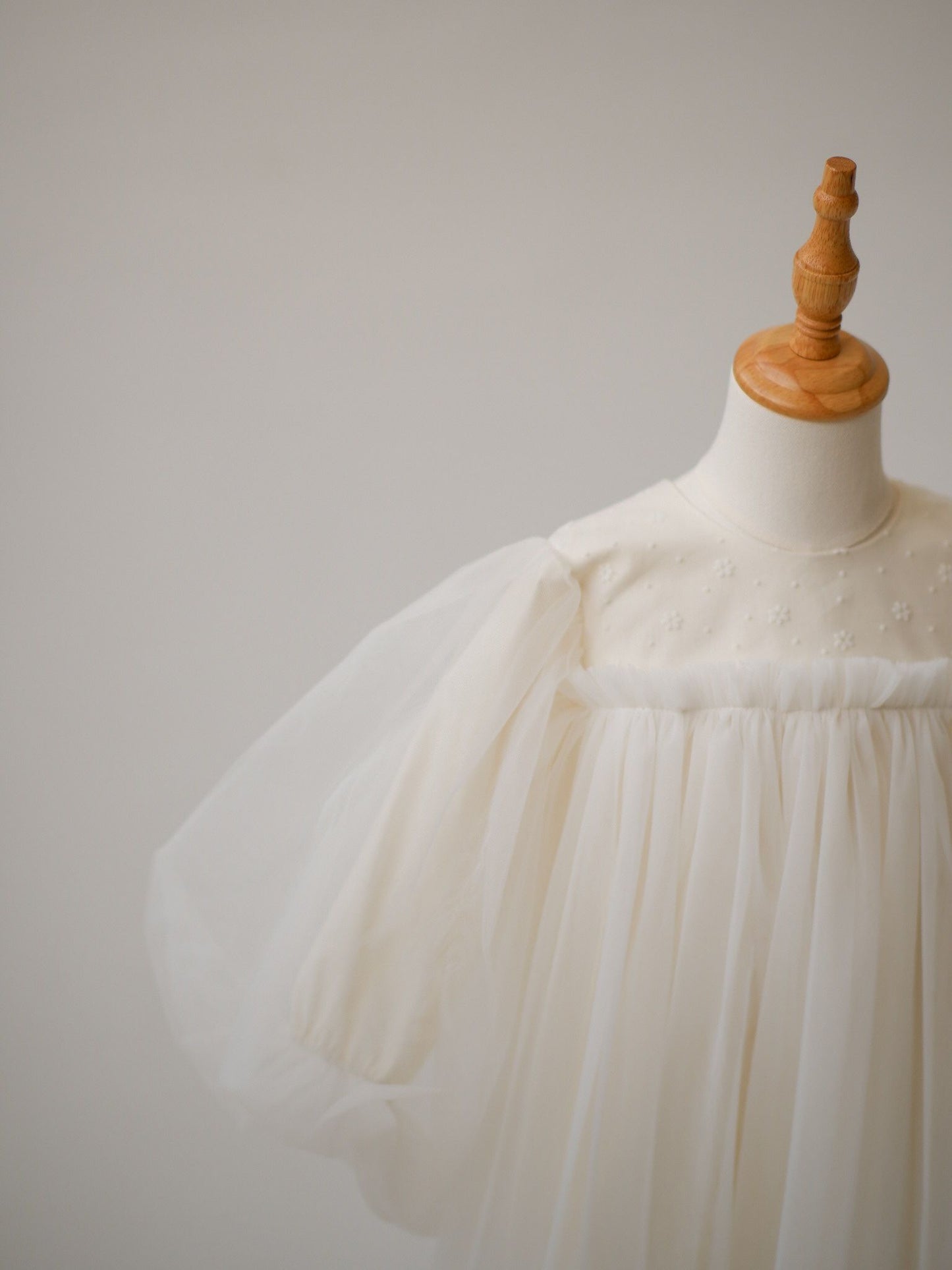 Rochița Amely – Ivory