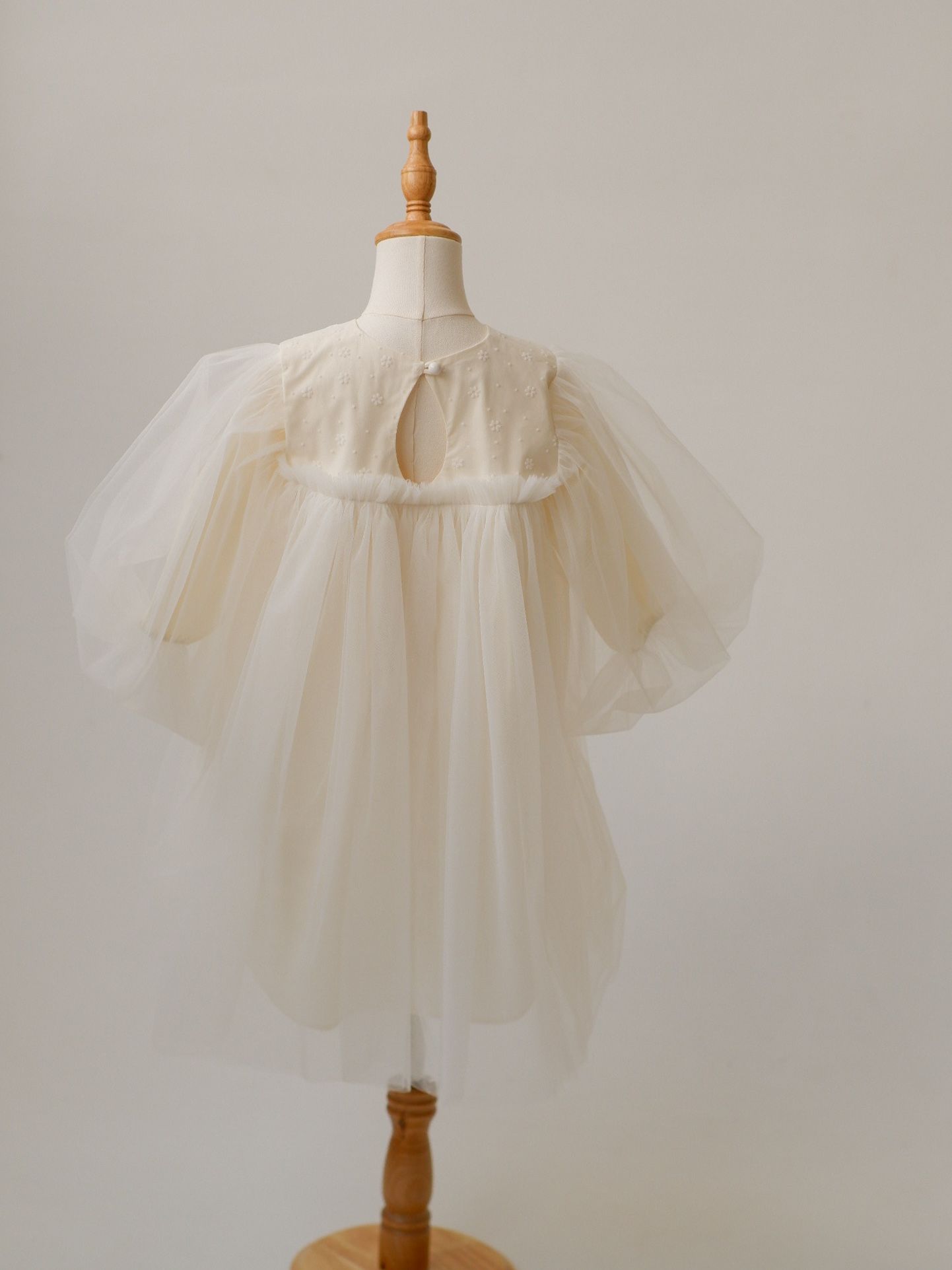 Rochița Amely – Ivory