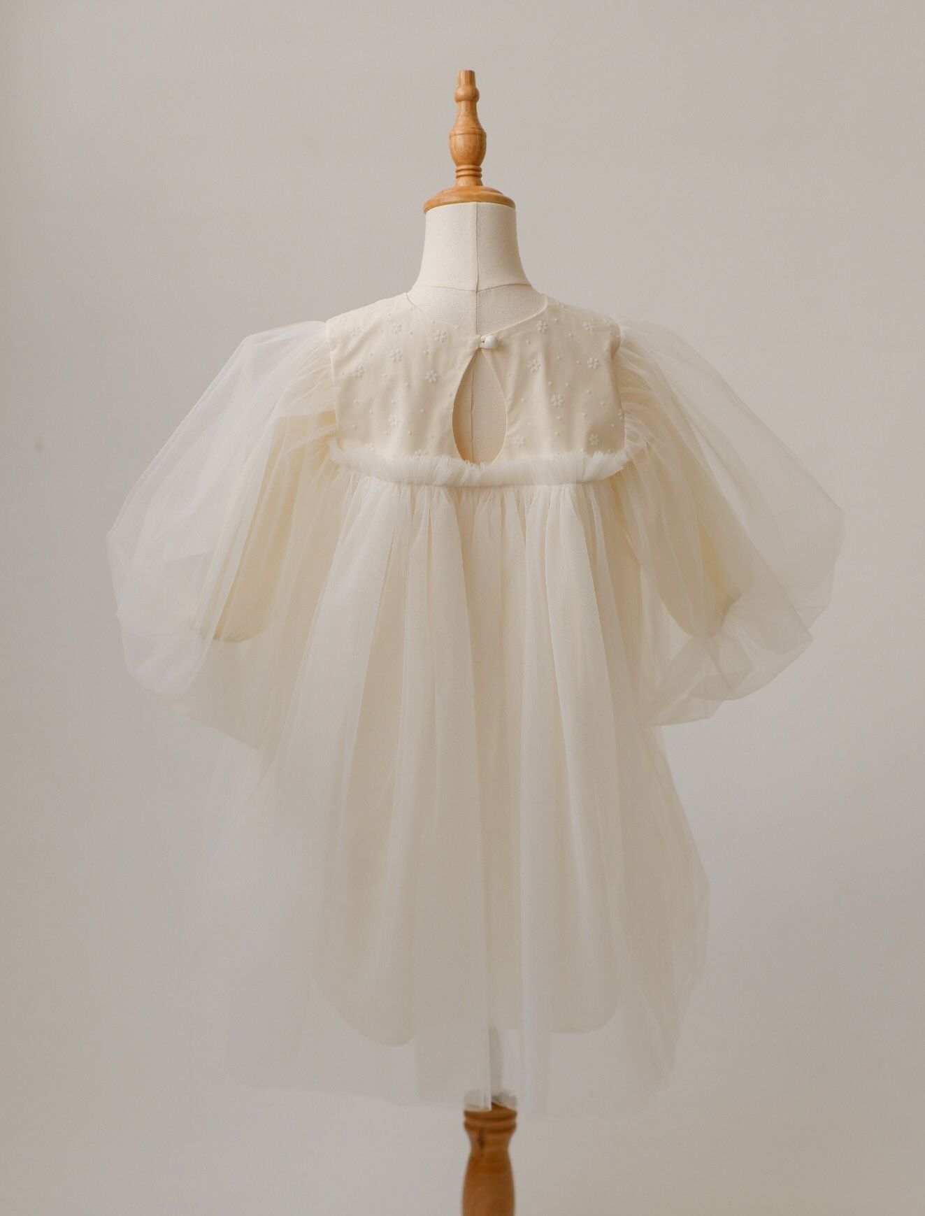 Rochița Amely – Ivory