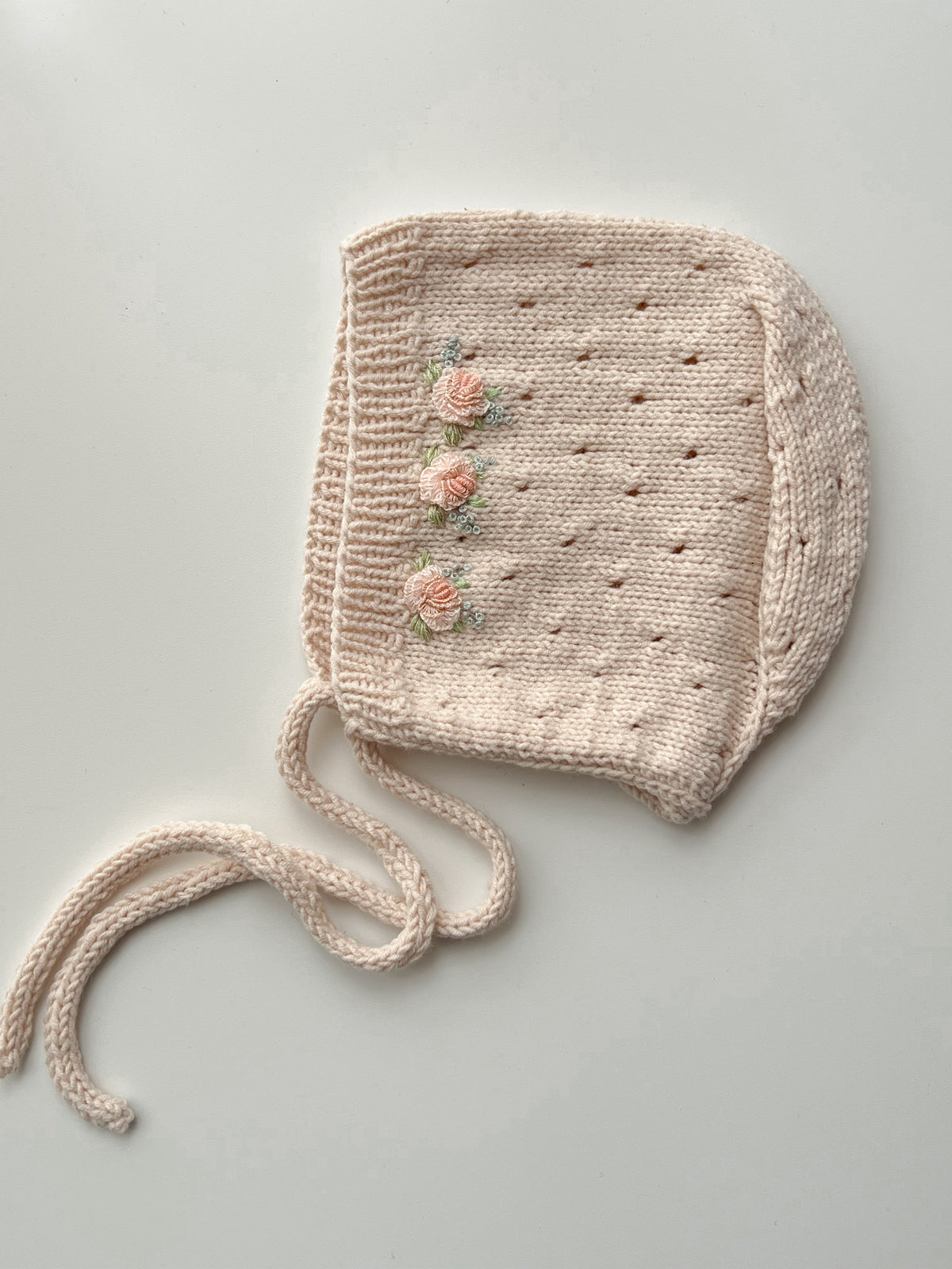 Căciuliță cu broderie manuală