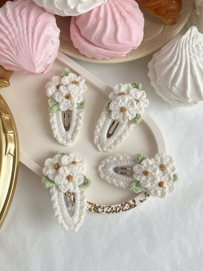Agrafe „White Bloom” — croșetate