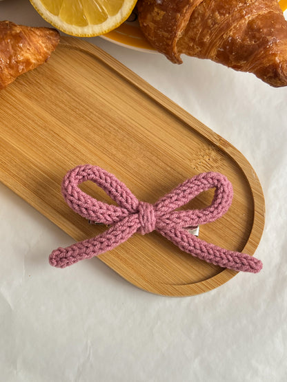 Clame „Bow” — fundiță croșetată