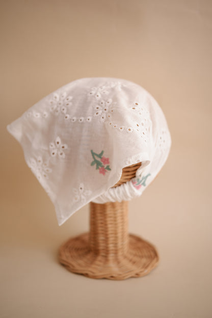 Batistă cu broderie rose