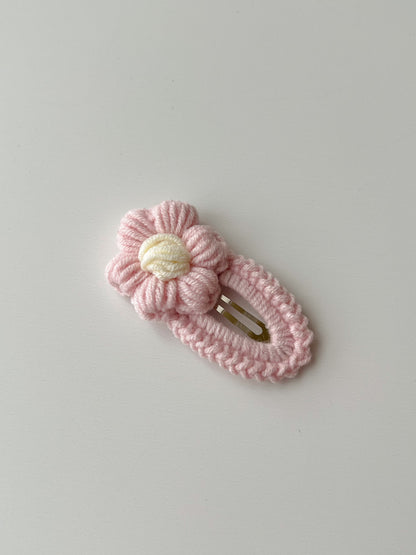 Clame croșetate - floricele pastelate