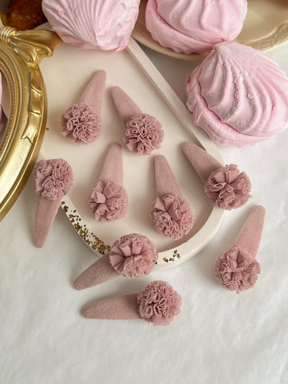 Clame „PomPom Velvet” — roz pudrat
