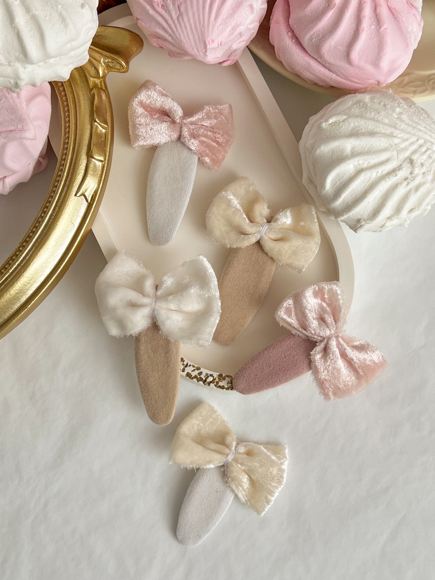 Clame „Velvet Bow”